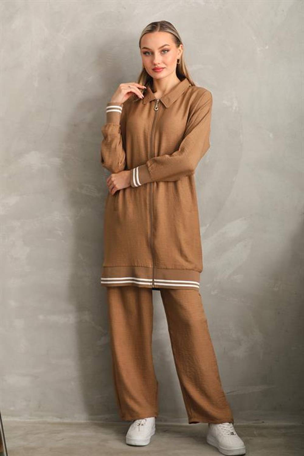 Женский повседневный комплект одежды с рубашкой и брюками цвета визон, выполненный из высококачественного материала, свободный и стильный