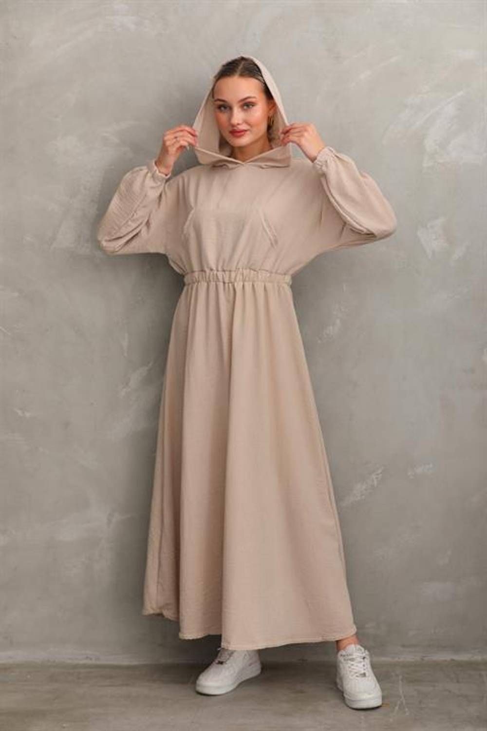 Kadın Yazlık Keten Tesettür Spor  Elbise Kapüşonlu Belden Büzgülü Cepli BEJ