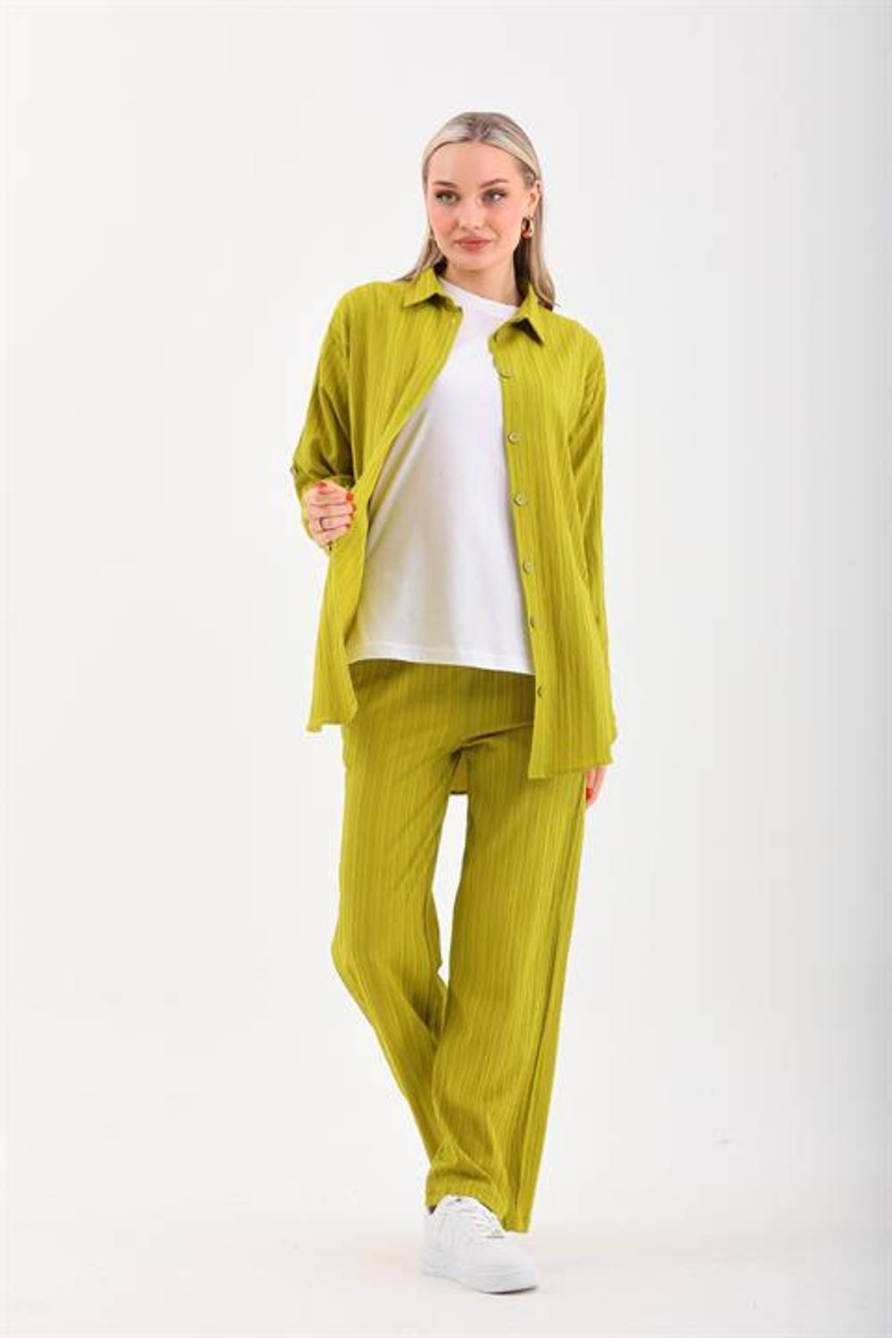 Женский дневной комплект из трех предметов: рубашка, брюки и футболка - ФИСТИК, зеленый цвет, высококачественная ткань Ayborin, удобный и стильный комплект