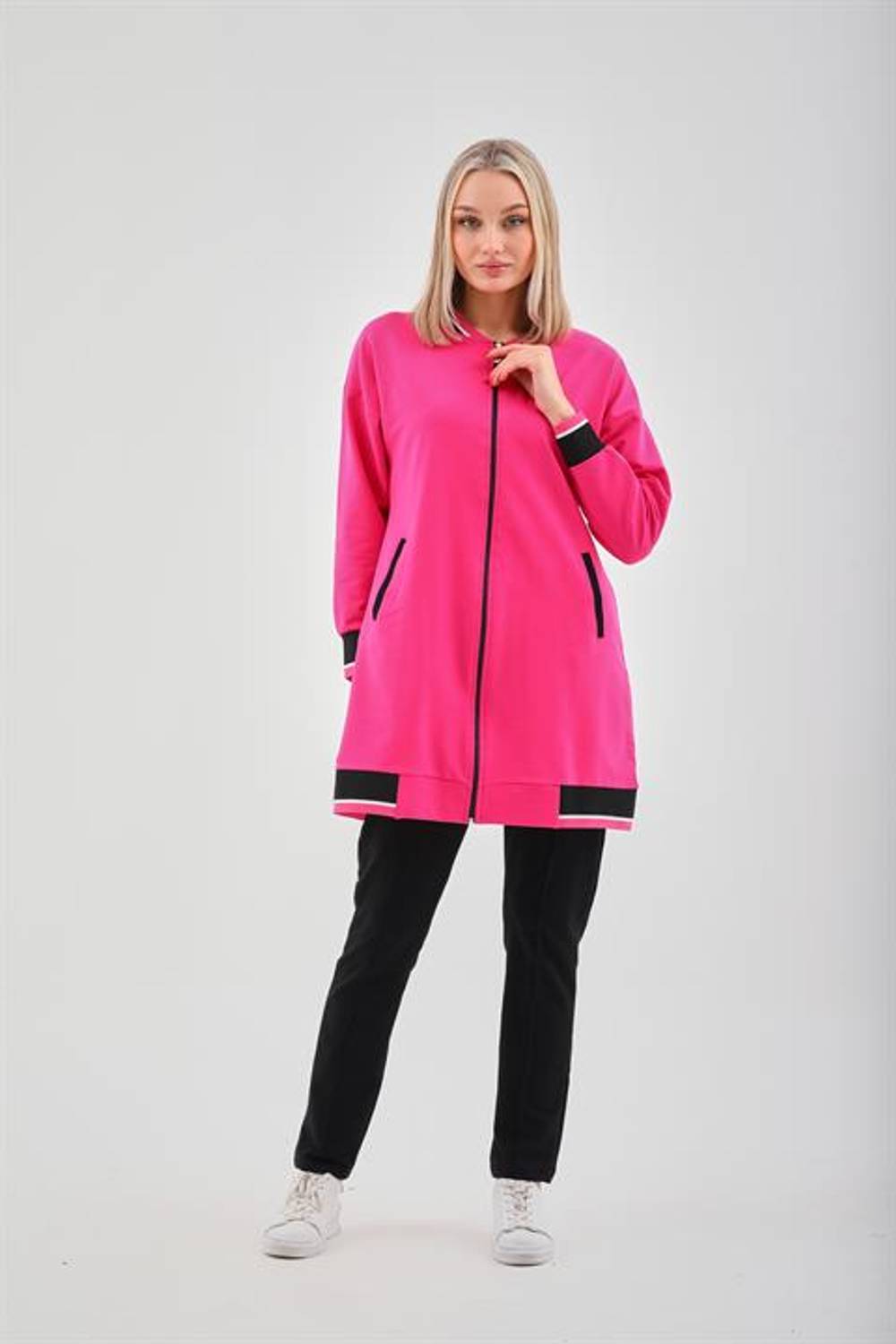 بدلة رياضية مزدوجة للحجاب باللون الفوشيا