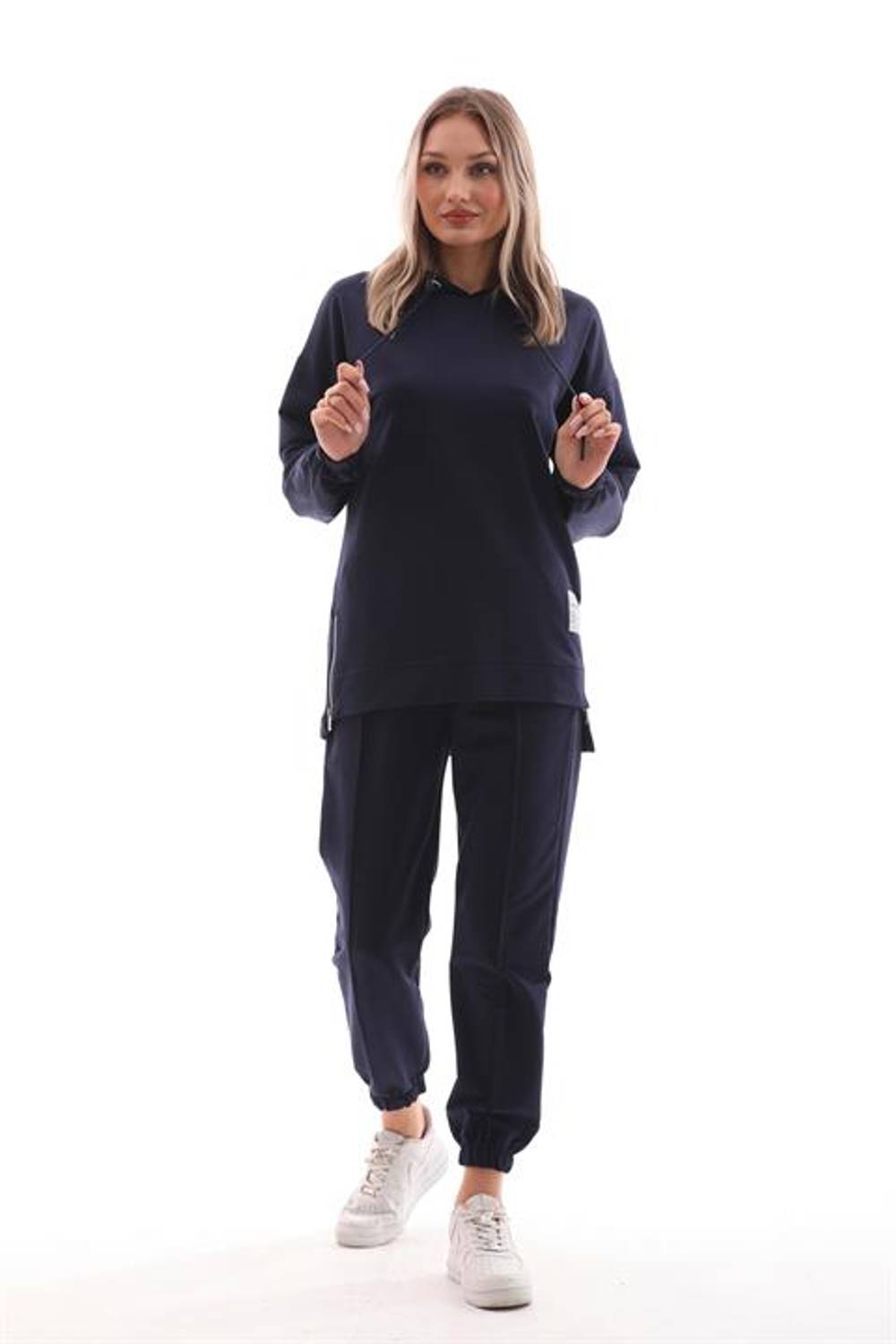 طقم رياضي يومي للنساء بسحاب وشقوق - لون كحلي