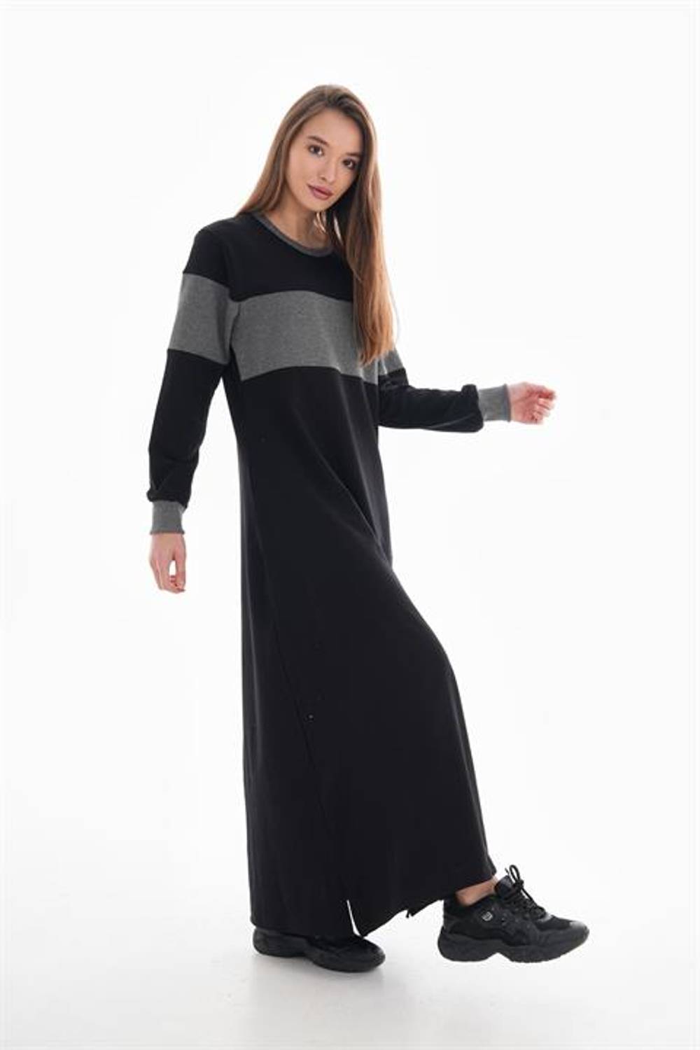 فستان رياضي يومي نسائي بتفاصيل ribana بلون رمادي مع bloc colors قابلة للتعديل ومصنوعة من قماش مريح للجسم