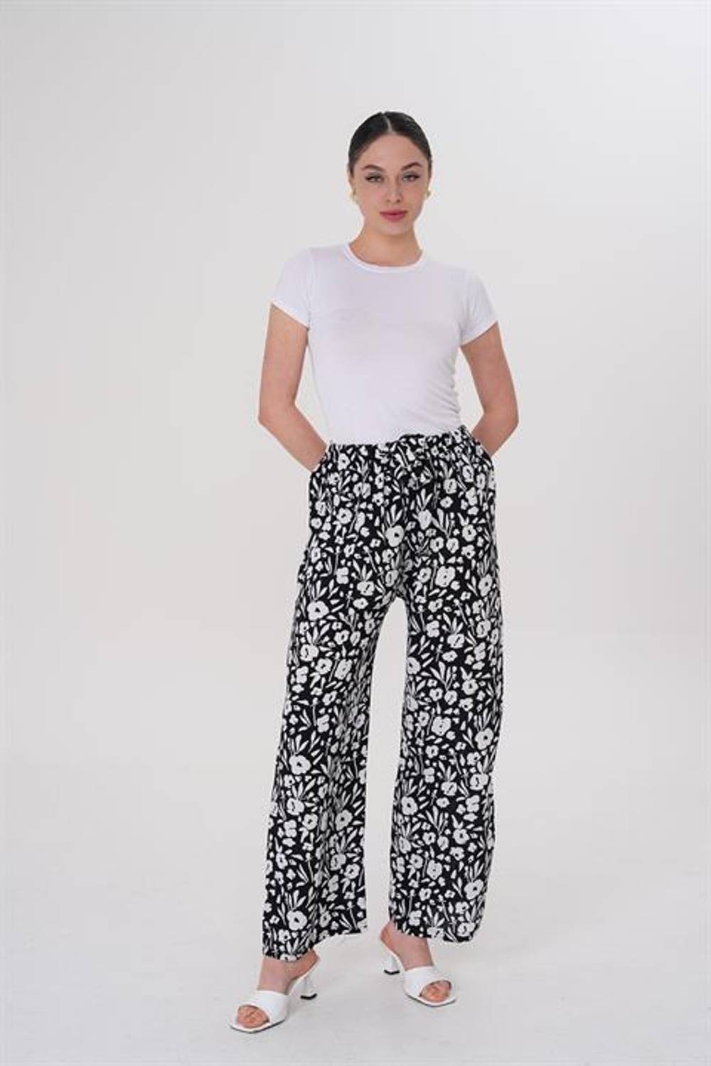 Kadın Yazlık Bol Paça Dijital Baskı Desenli Viskon Pantolon
