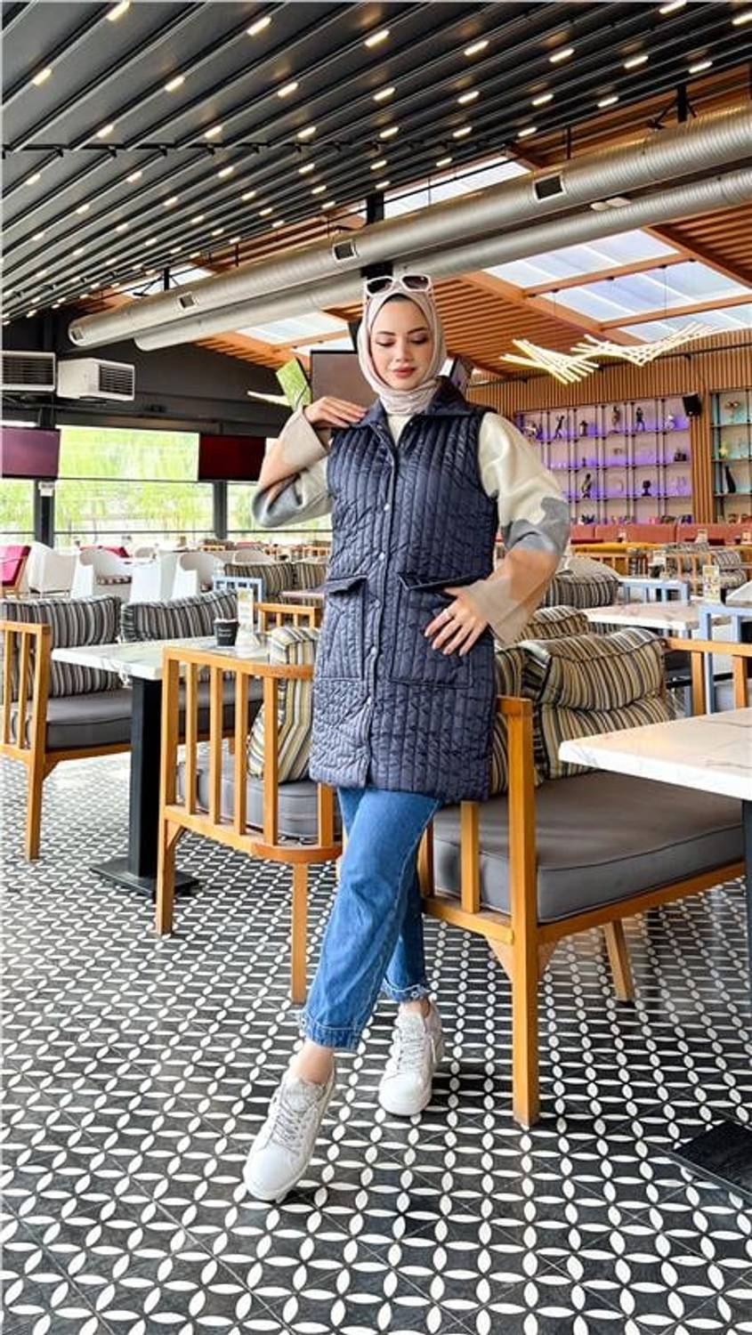 Безрукавка Ahenk с карманами, цвет: тёмно-синий, размеры 38-46, сезон: лето, бренд Bwest