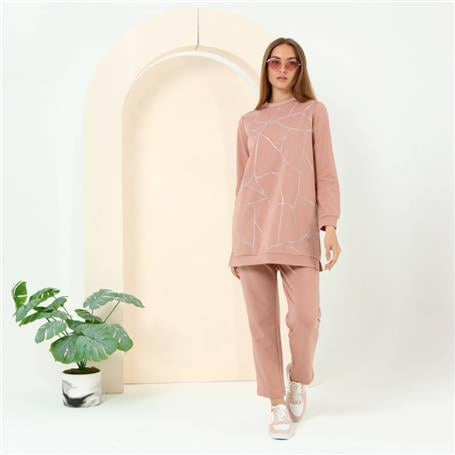 Спортивний комплект з кам'яними деталями Beyza, 70047, колір пудра, розмір 38-46