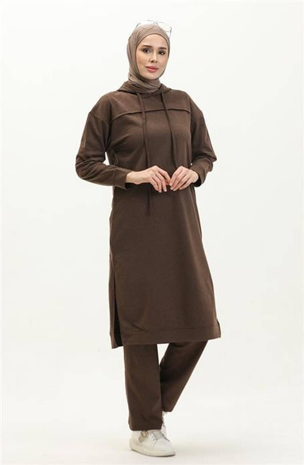 Uzun Tunik Kapşonlu Kenardan Yırtmaçlı İkili Spor Takım - Kahverengi - AK06006.03034