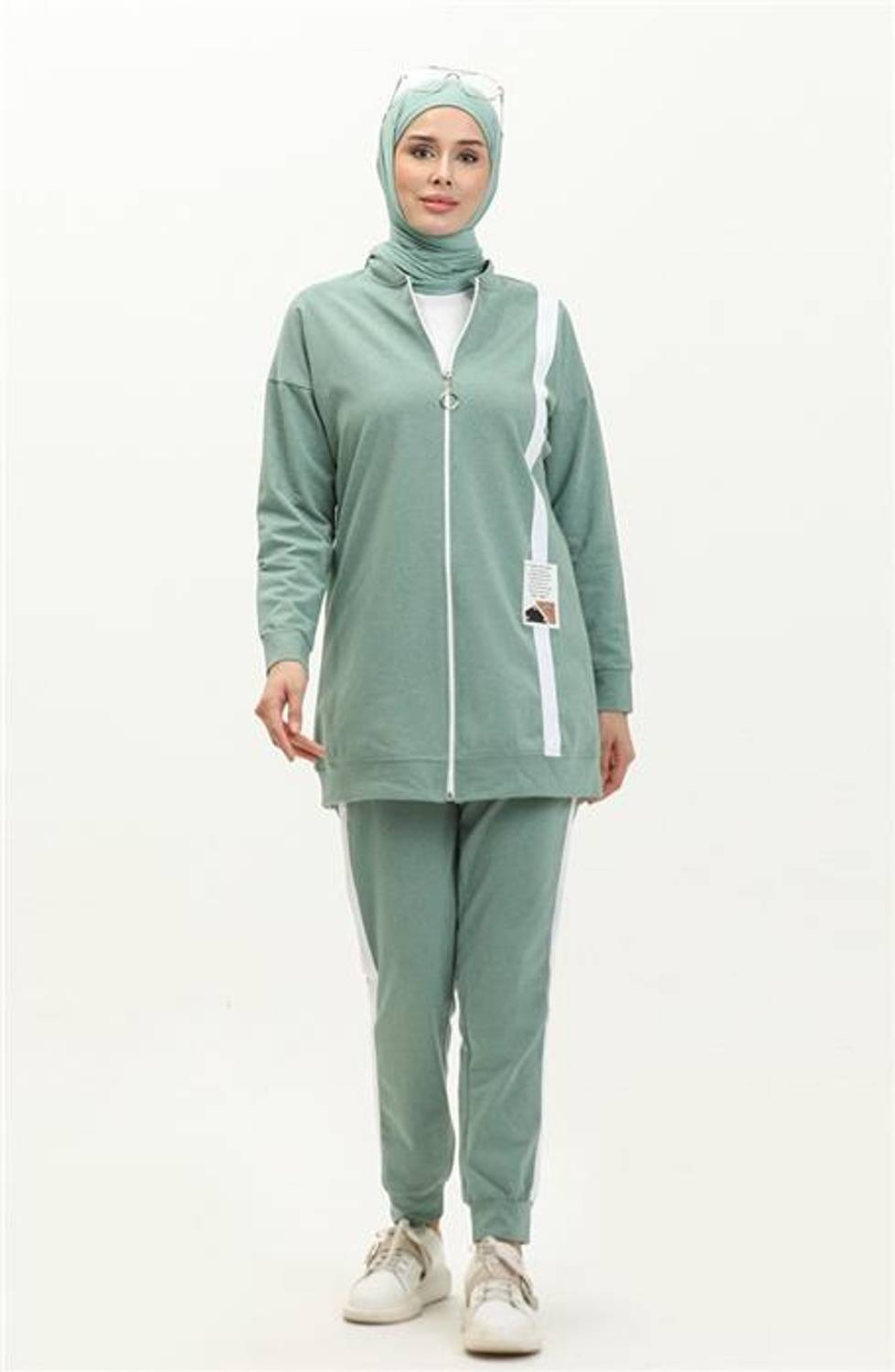 Спортивный комплект с молнией и боковыми полосками, цвет шалфей, размер 38-46