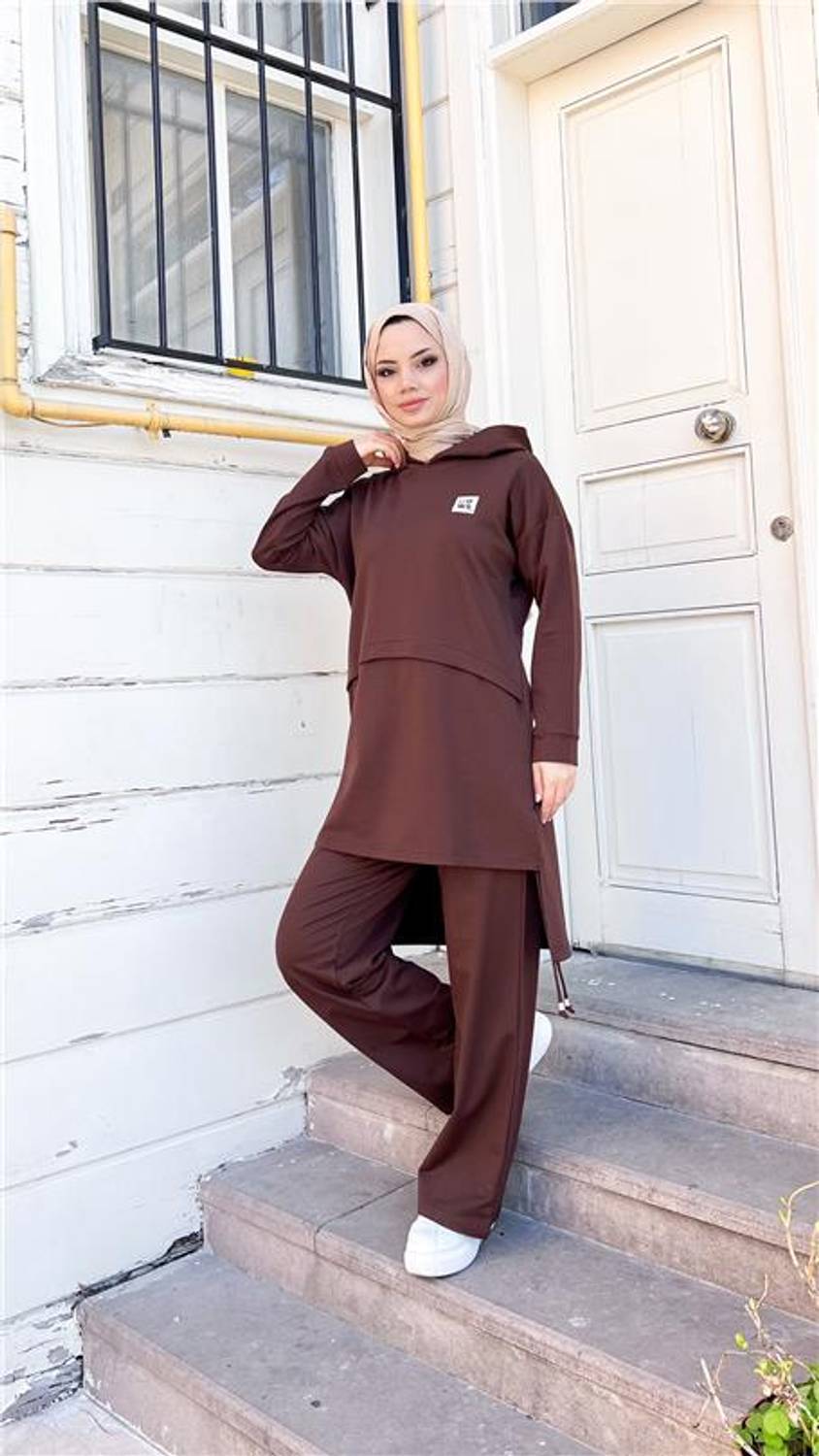Kapşonlu Yırtmacı Bağcık Detaylı Pamuklu Tesettür Eşofman Takımı - 71168 - Acı Kahve