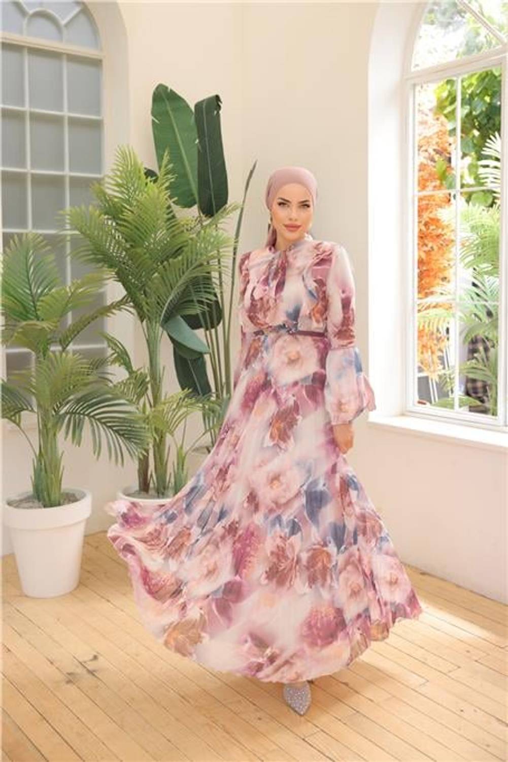 فستان شيفون طويل مزين بحزام - 50001 - اللون البنفسجي متوفر بمقاسات متعددة