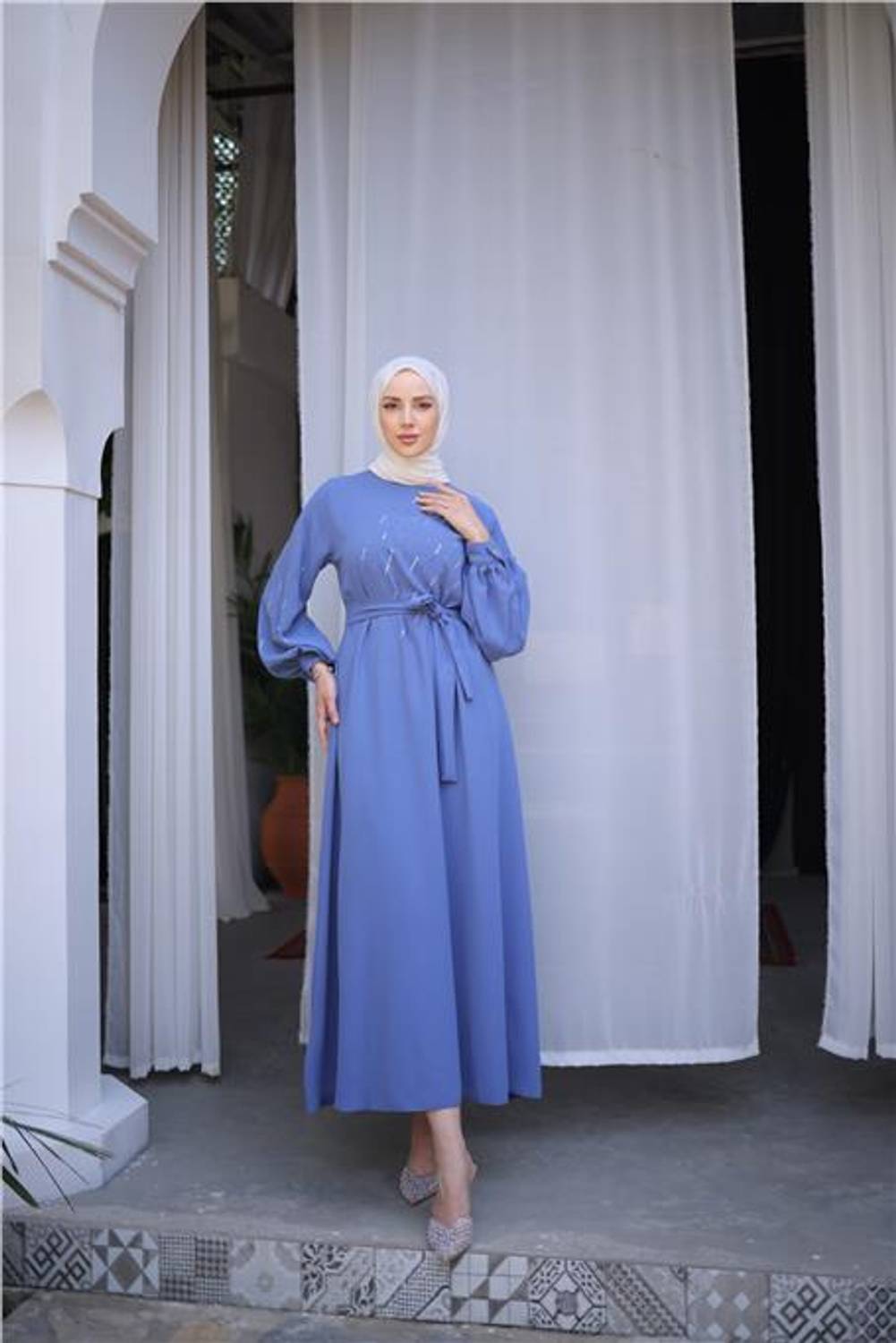 Платье с каменным узором, завязывающееся на талии, индиго, размер 38-44