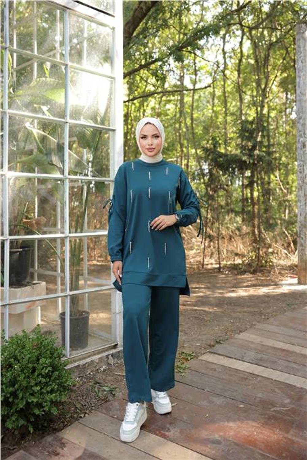 O Yaka Koldan Bağcıklı Taş Detaylı İkili Tesettür Eşofman Takımı - 71208.208 - Koyu Petrol