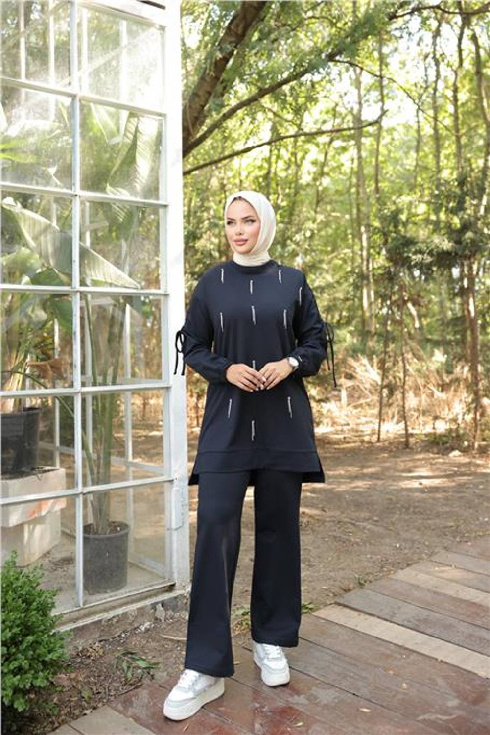 طقم إسدال رياضي مزدوج بتفاصيل حجرية مع حبال على الأكتاف لون أزرق غامق مقاسات 38-46