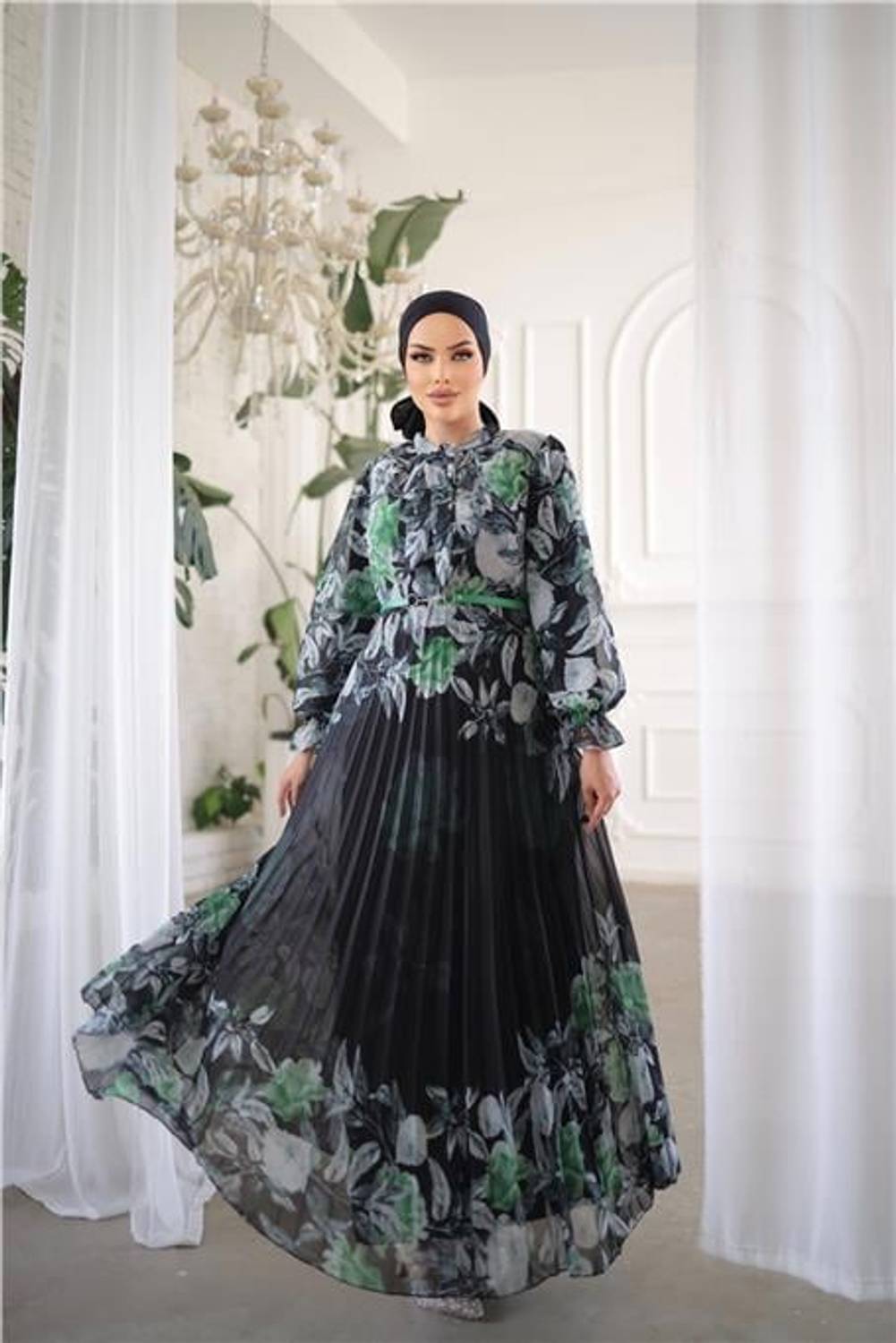 Платье длинное с узором и поясом, на завязках, зеленое, 44-46 размер