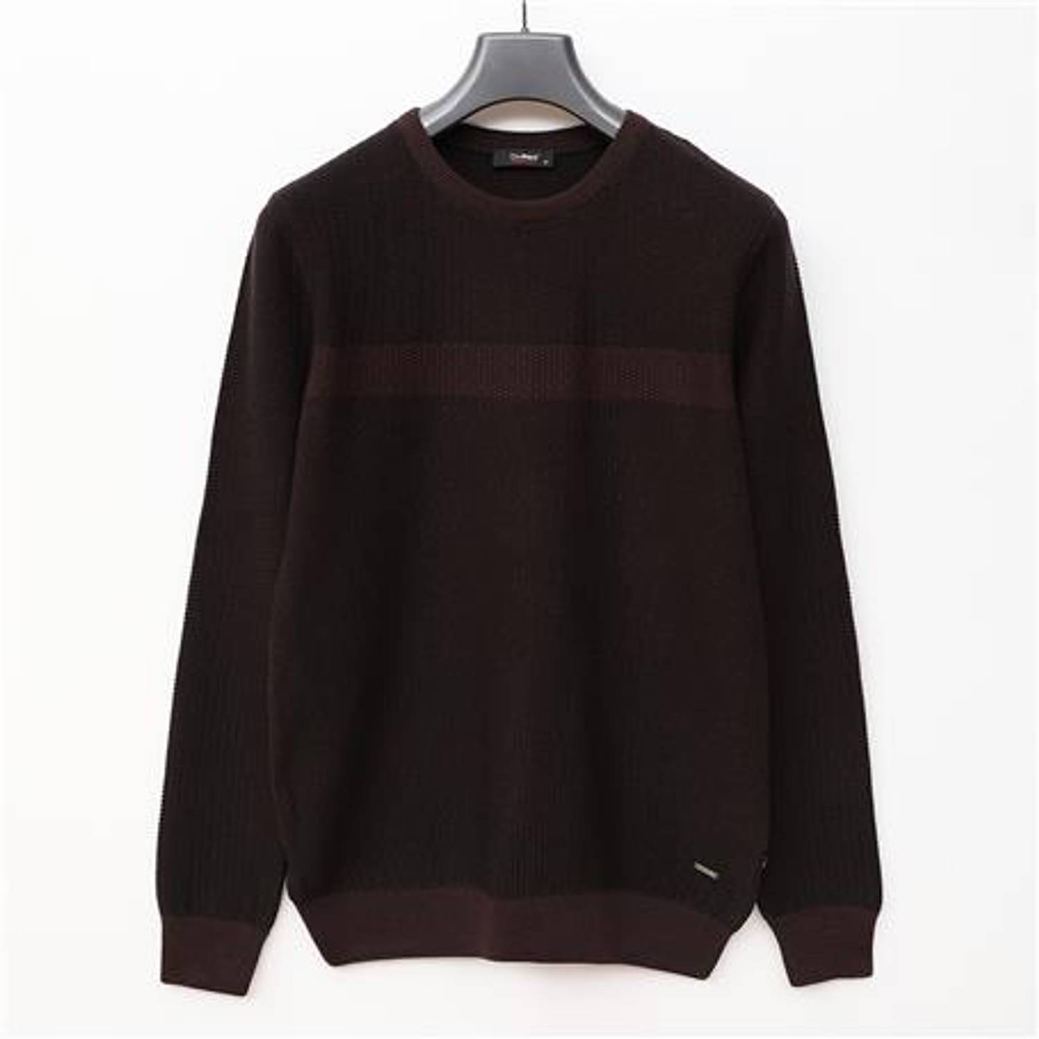 كنزة سوداء للرجال بأكمام طويلة بياقة دائرية متاحة بمقاسات XL وL وM وXXL