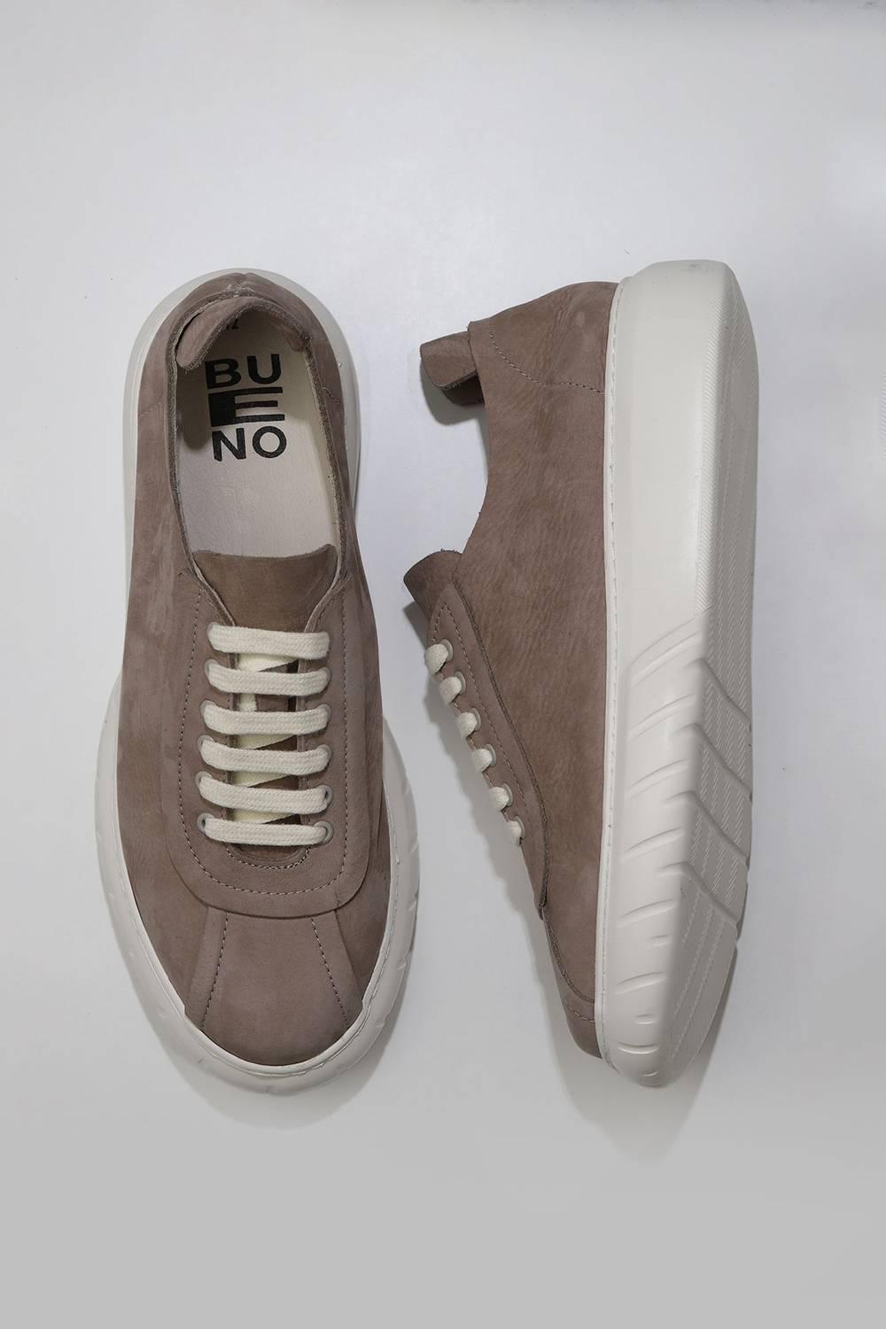 حذاء رياضي رجالي بويينو 01MQ4904 بنعل إيفا وجلد داخلي وخارجي بارتفاع كعب 4 سم متوفر بمقاسات وألوان متنوعة