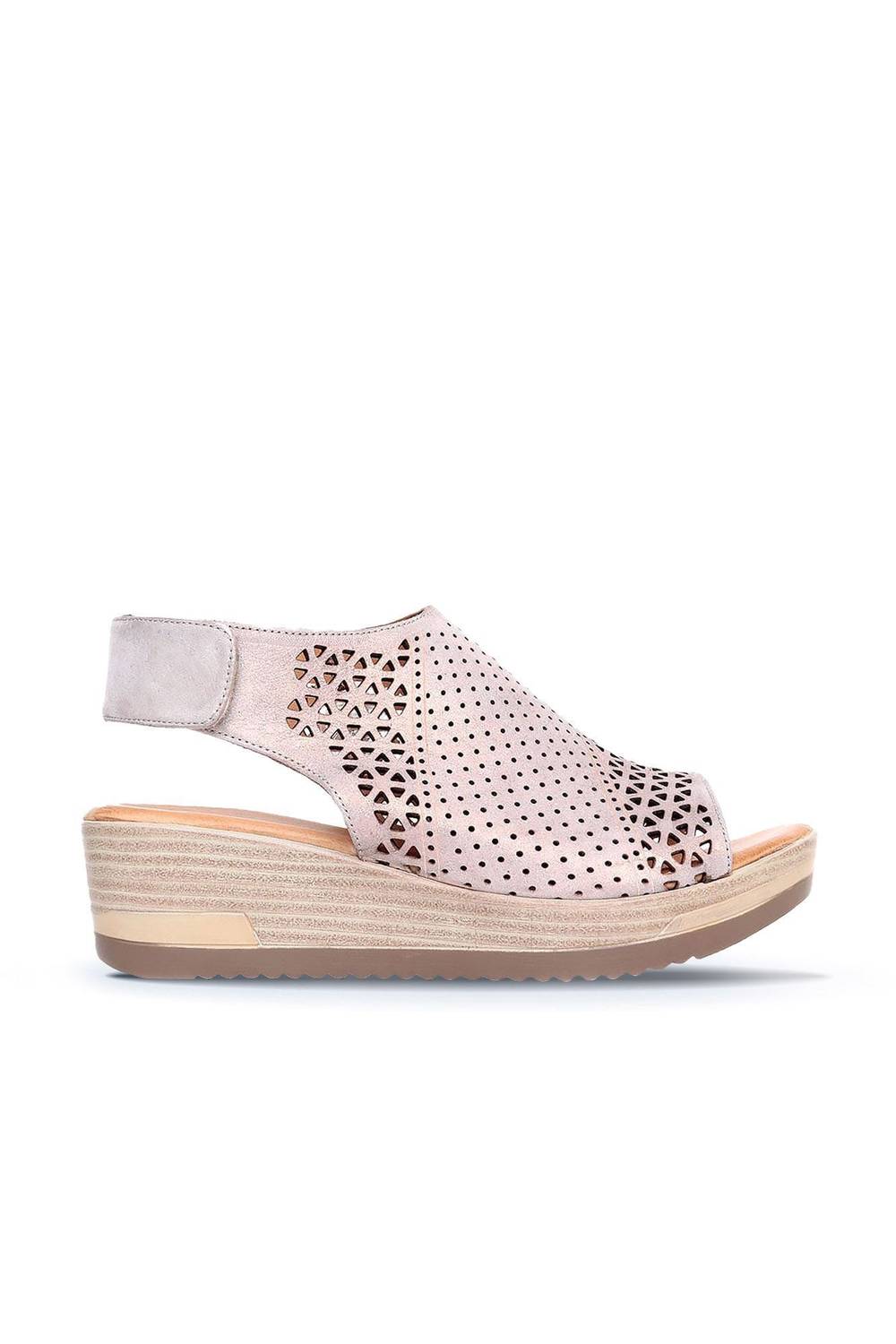 Bueno Shoes Kadın Dolgu Topuklu Sandalet 01WN3200