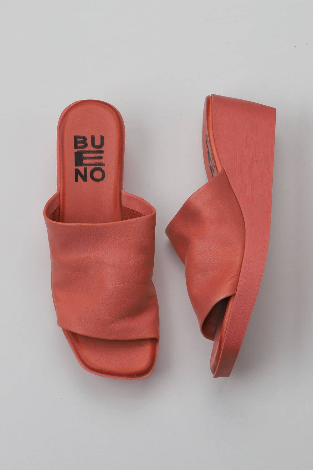 Bueno Shoes Kadın Dolgu Topuklu Terlik 01WY2404