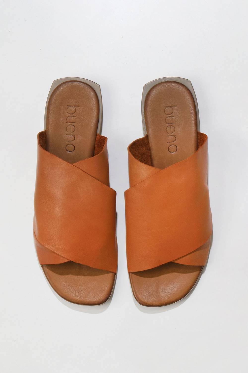 Женские плоские сандалии Bueno из кожи с термо-табнем, высота каблука 3 см, доступные в нескольких цветах и размерах