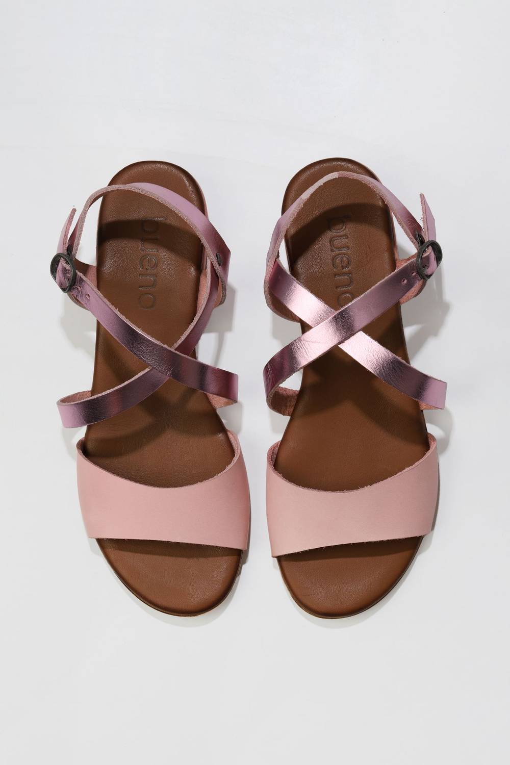 Туфлі Bueno жіночі на підборах, модель 01WS6108, шкіряні, з висотою підборів 3 см, доступні в кольорах: пудровий, блакитний, бежевий, карамельний