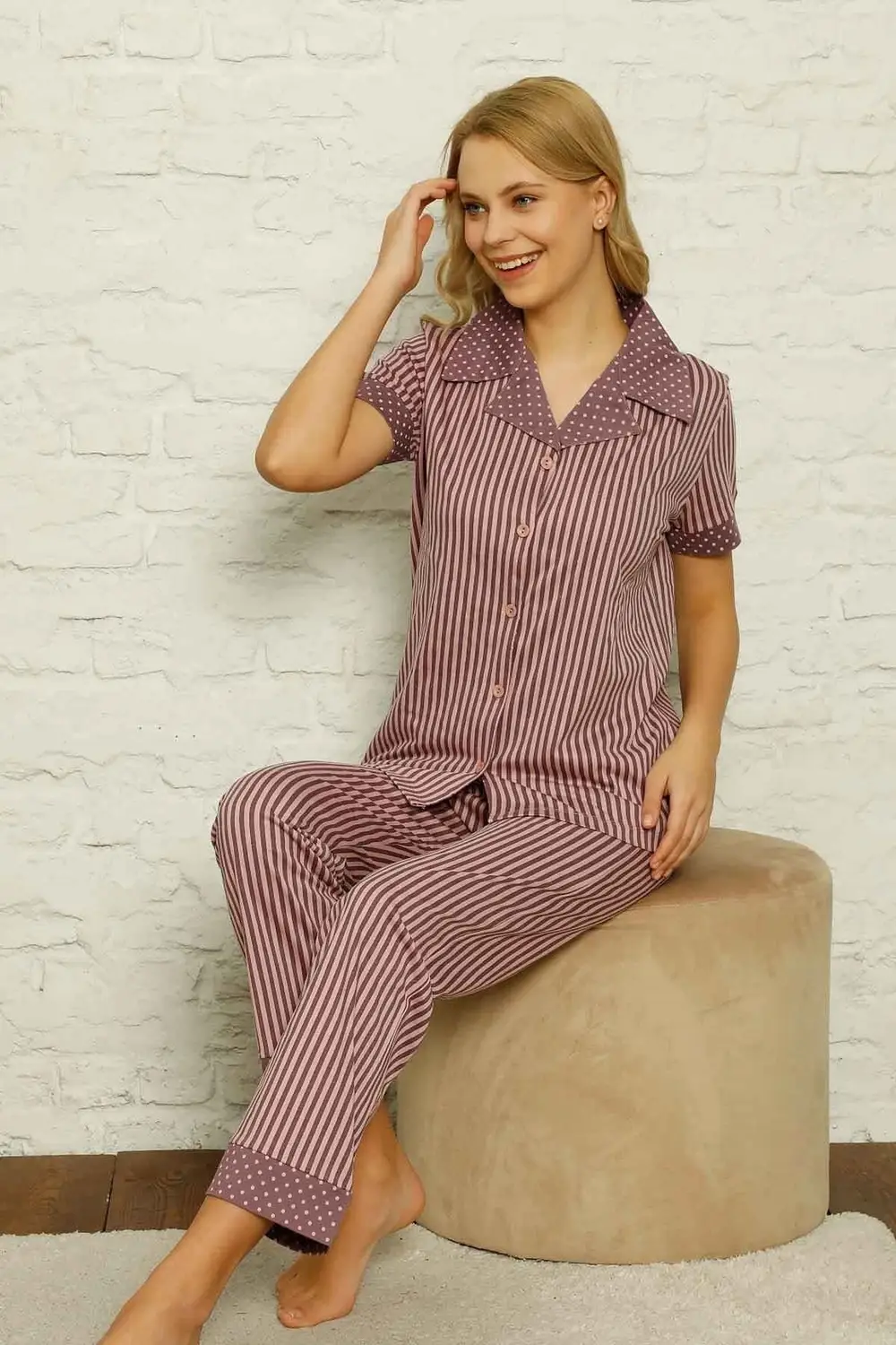 Dreamy Pamuklu Uzun Kollu Puantiyeli Düğmeli Yaka Pijama Takımı