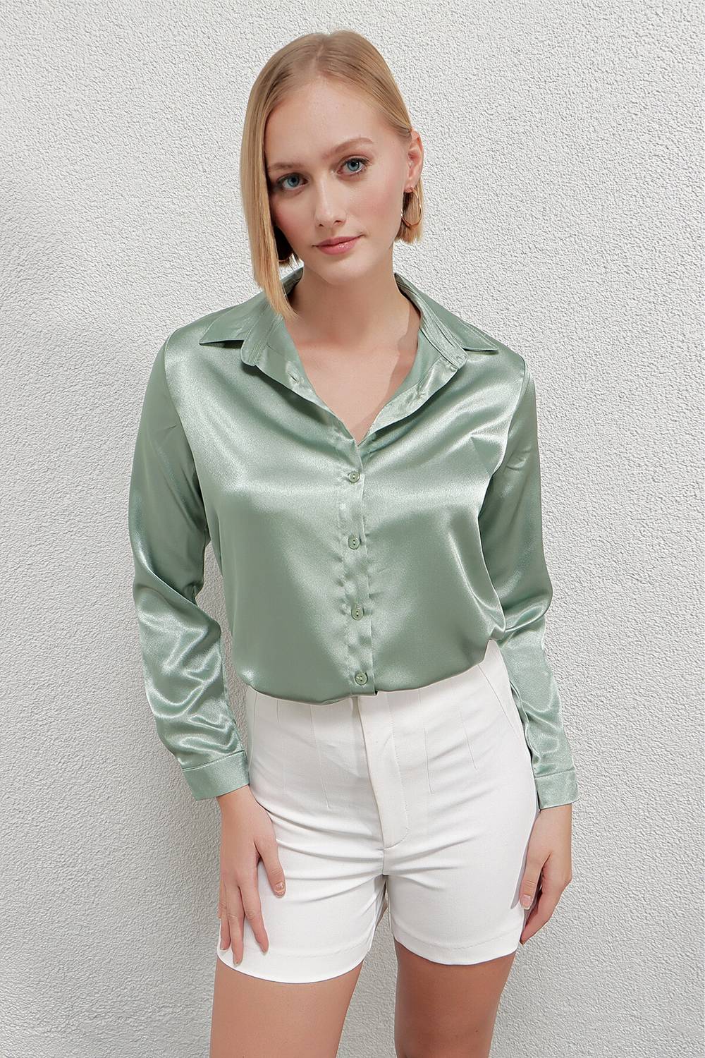Women's Green Lightly Draped Satin Surface Shirt Hzl22w-bd139641