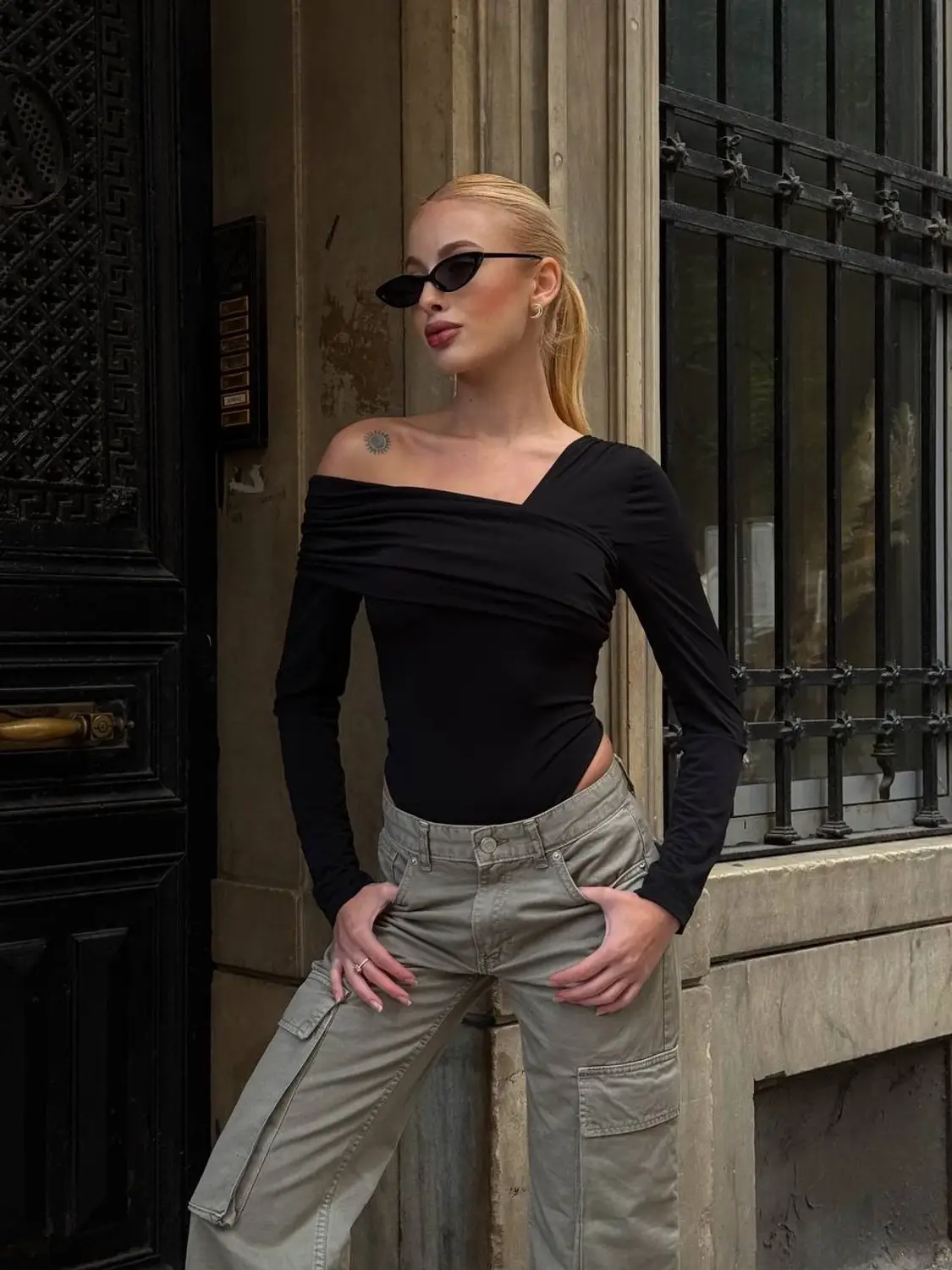 Kadın Siyah Tek Omuz Asimetrik Kesim Bodysuit HZL25W-ZK11521