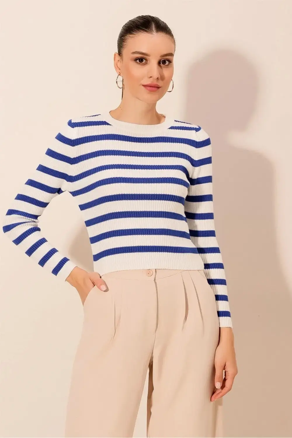 Women's Blue Striped Crew Neck Knitwear Sweater HZL24W-BD1101331