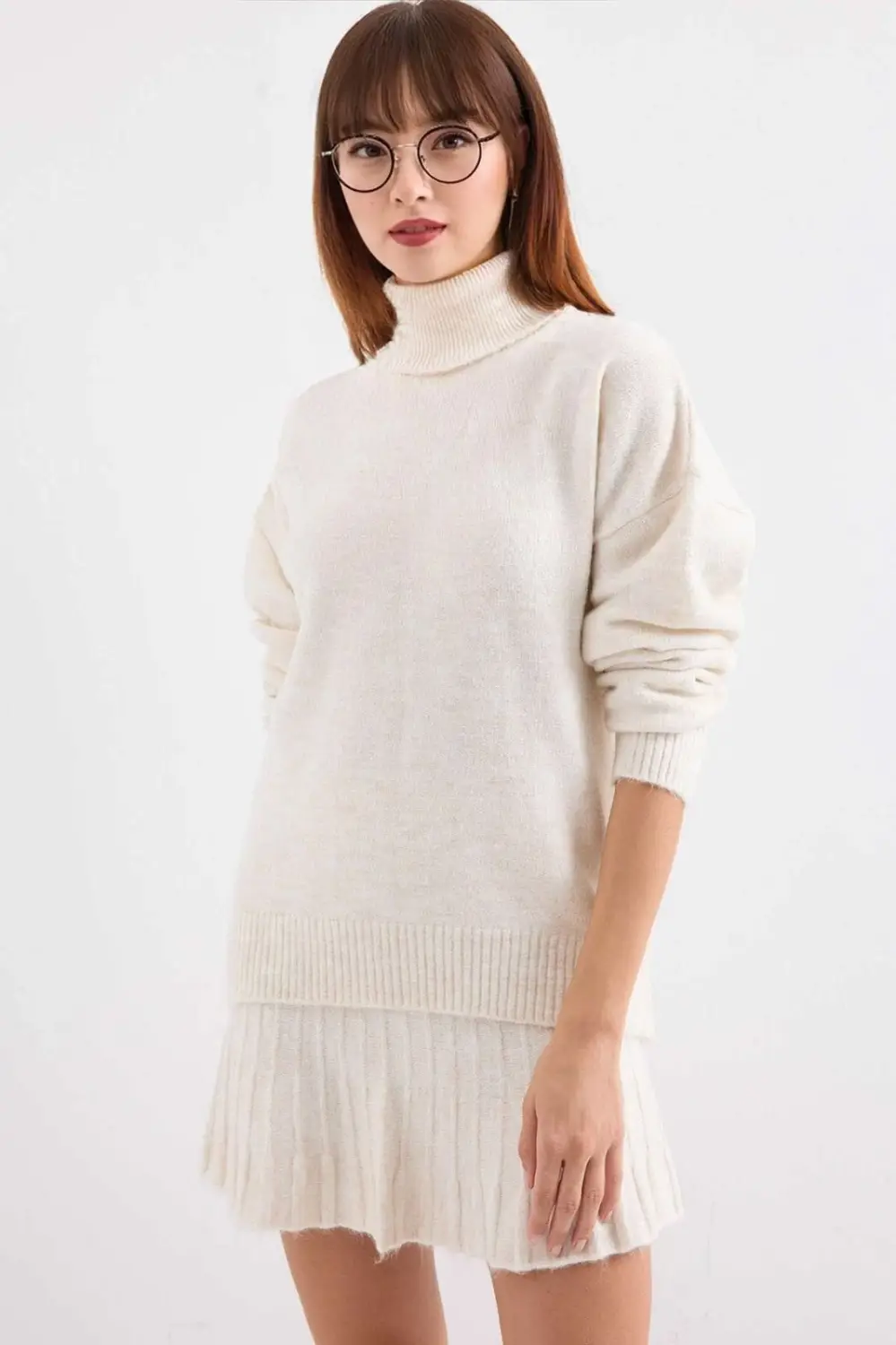 Женский комплект из пуловера и юбки цвета экрю, трикотаж, 3% шерсть, 77% акрил, 20% полиэстер, стандартный размер, комфортная посадка