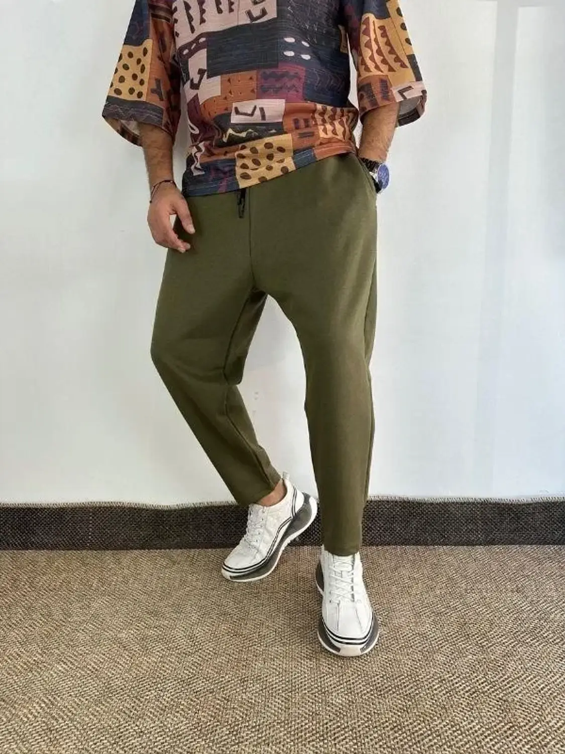 Чоловічі оливкові спортивні штани з поясом на шнурку, зручний крій, кишені, 100% бавовна, розміри 36-44, комфортний матеріал