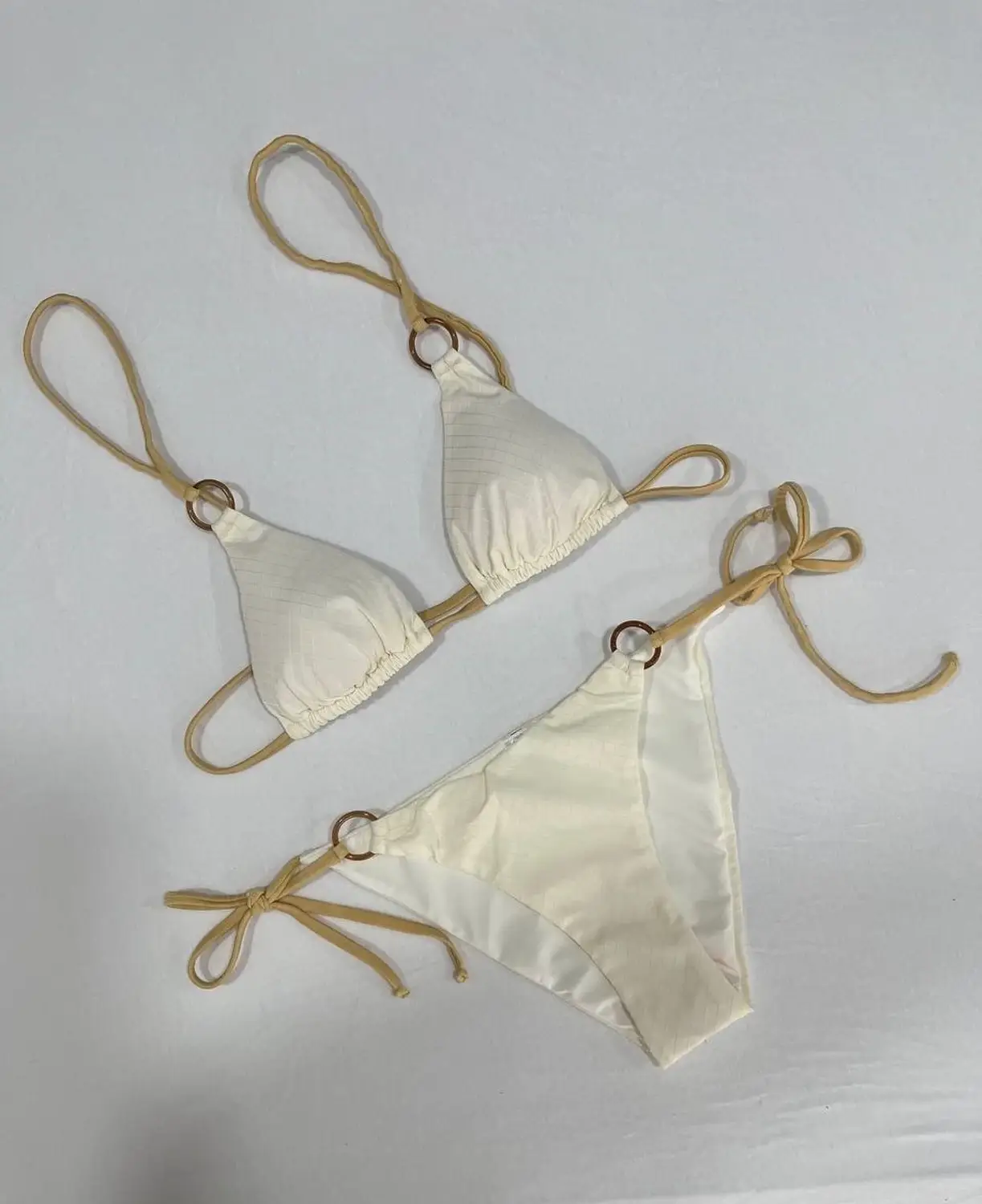 Kadın Açık Krem Halka Detaylı İp Bağlamalı Astarlı Bikini Takım HZL25S-AR1617