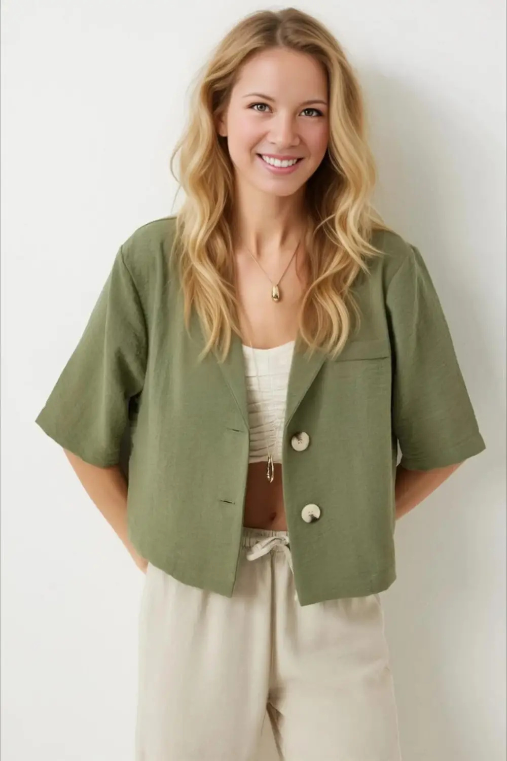 جاكيت بومبر نسائي بغطاء رقبة شال مزود بأزرار قماش كتان خفيف قصير الأكمام بلون حاكي