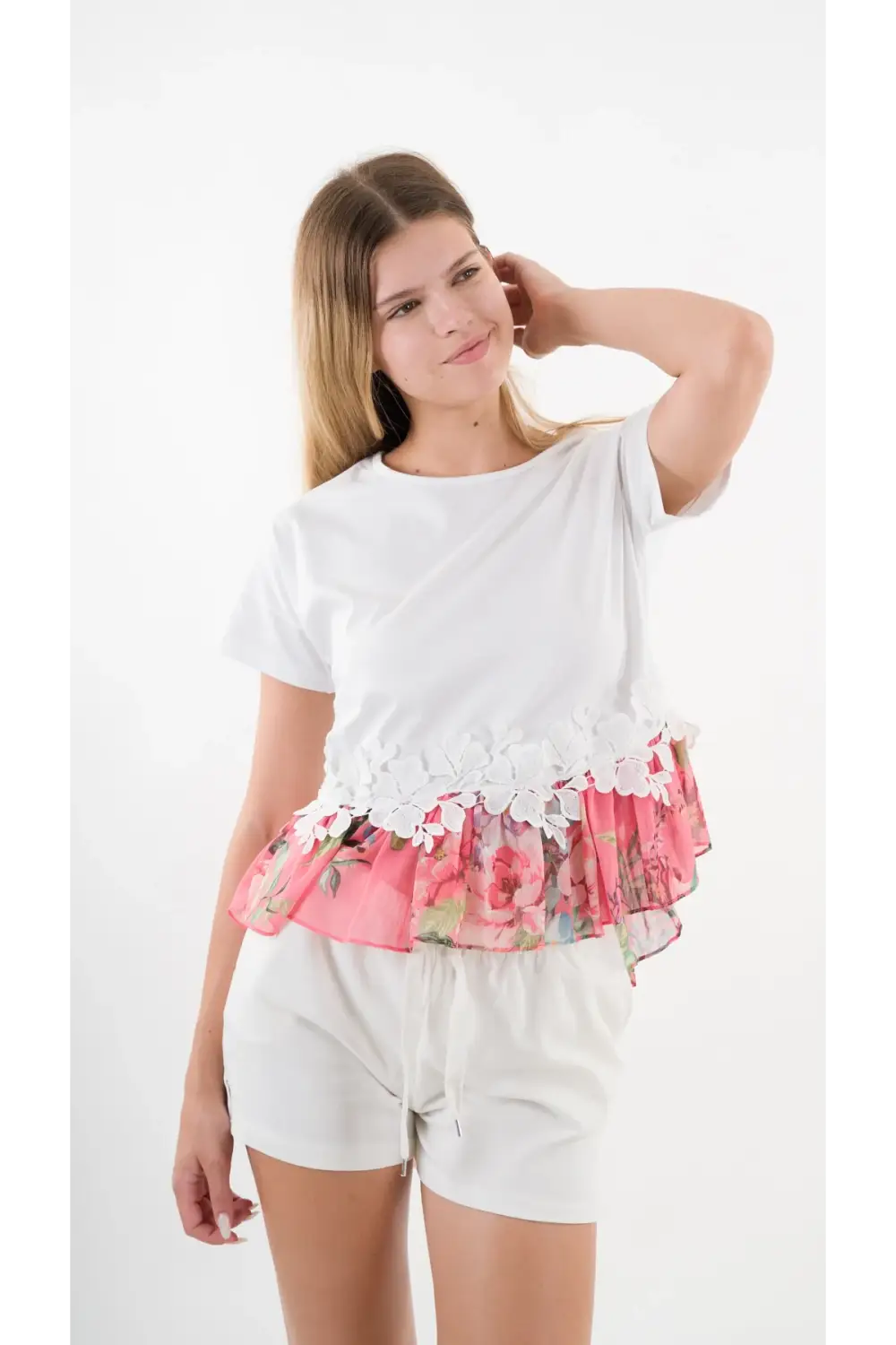 شورت كتان أبيض نسائي ذو حزام مرن مع شقوق وجيوب، مريح ومثالي لفصل الصيف، مع نسبة 95% بوليستر و5% ليكرا