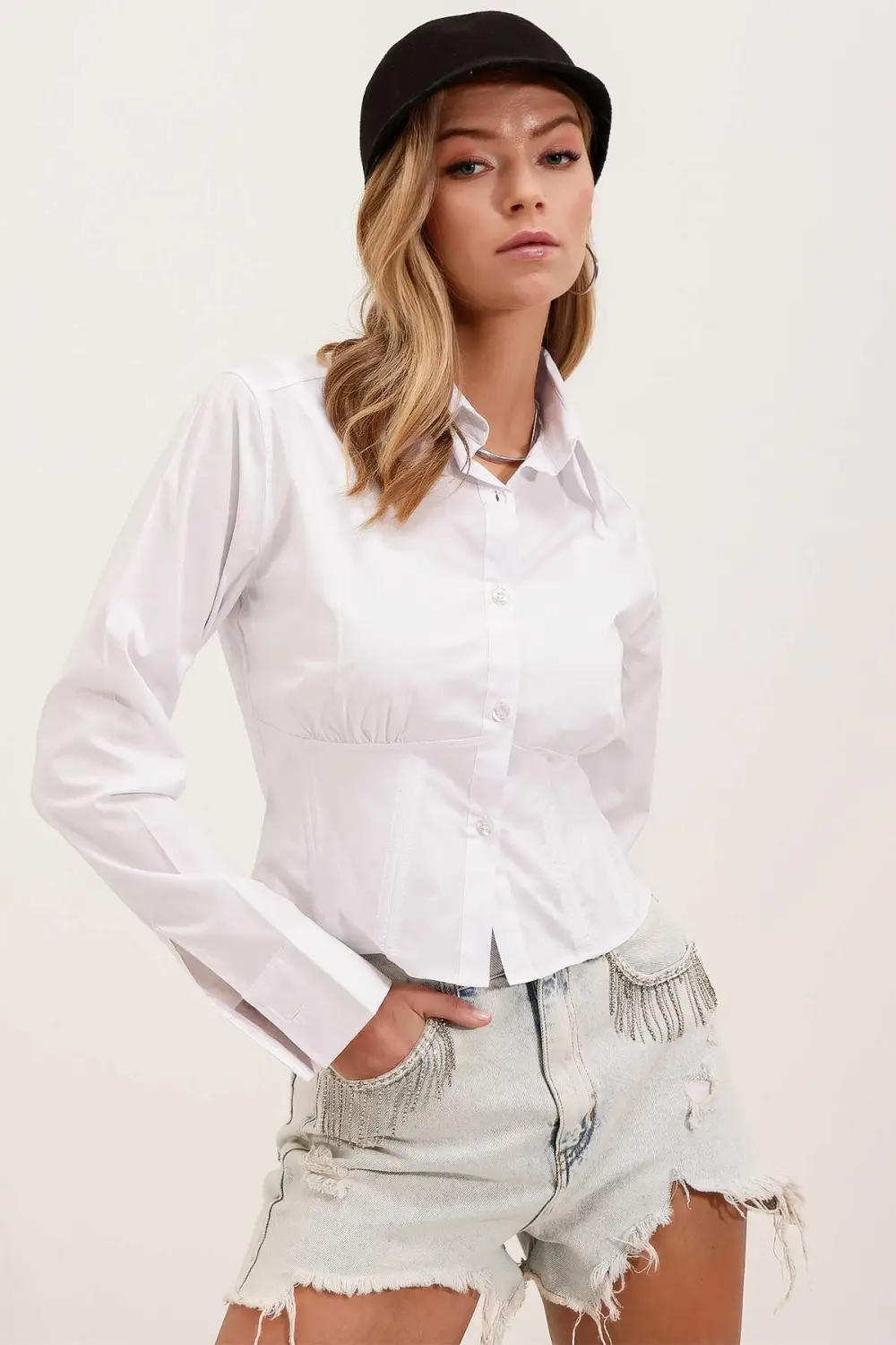 Женская белая облегающая кроп-рубашка из поплина с завышенной талией, 94% полиэстер, 6% лайкра, размер 34-42, длина 45 см, рукав 70 см