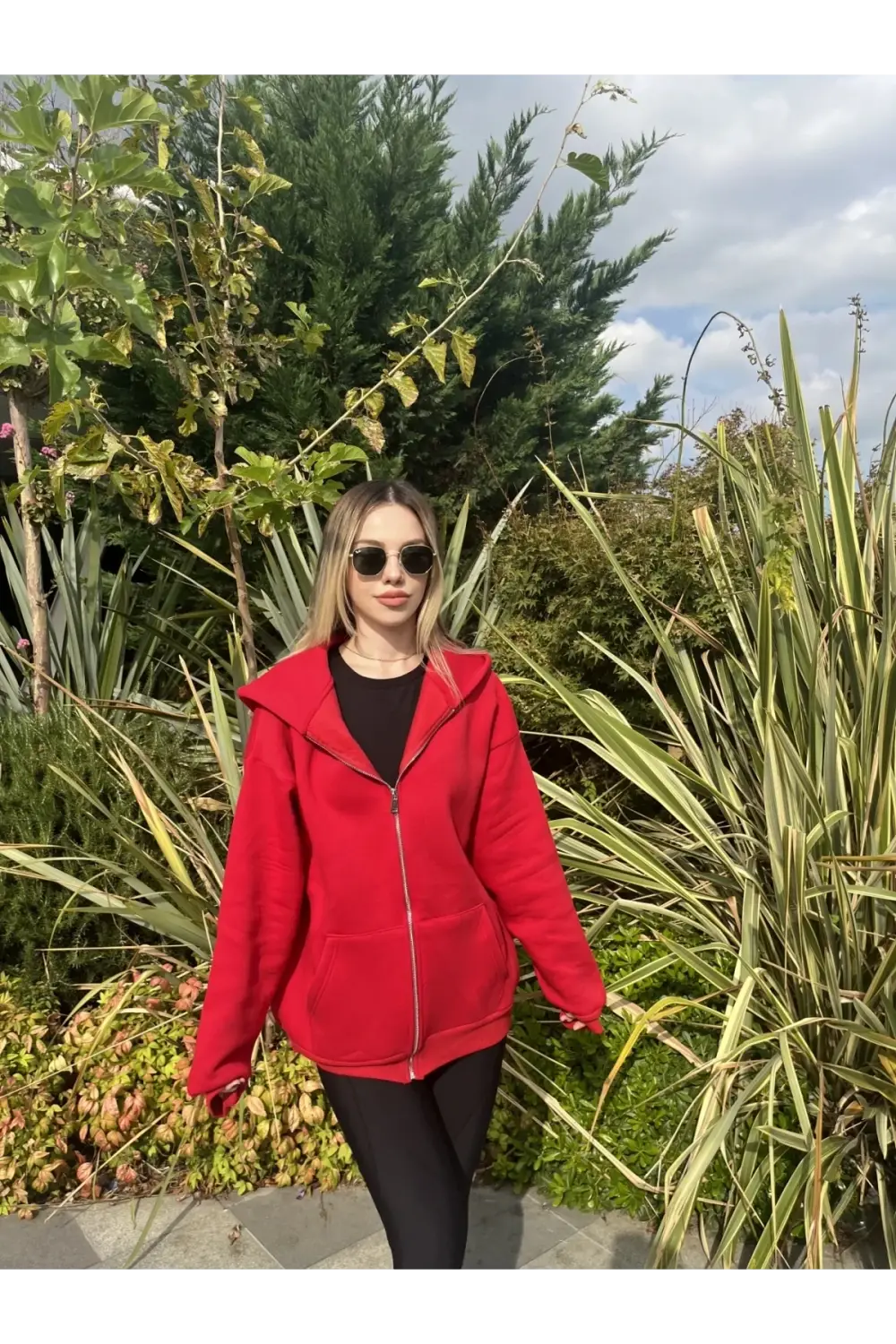 Women's Red Hooded Zip-Up Oversized Sweatshirt with Fleece Lining, 95% Cotton, 5% Lycra, Side Pockets, Casual Fit, Made in Turkey