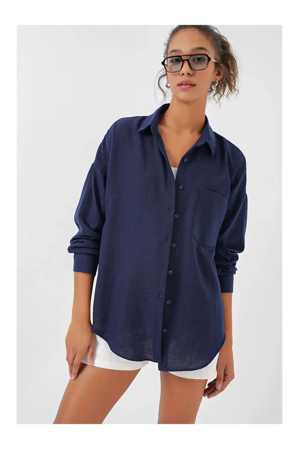 Kadın Lacivert Tek Cepli Oversize Keten Ayrobin Gömlek HZL24S-BD1201531
