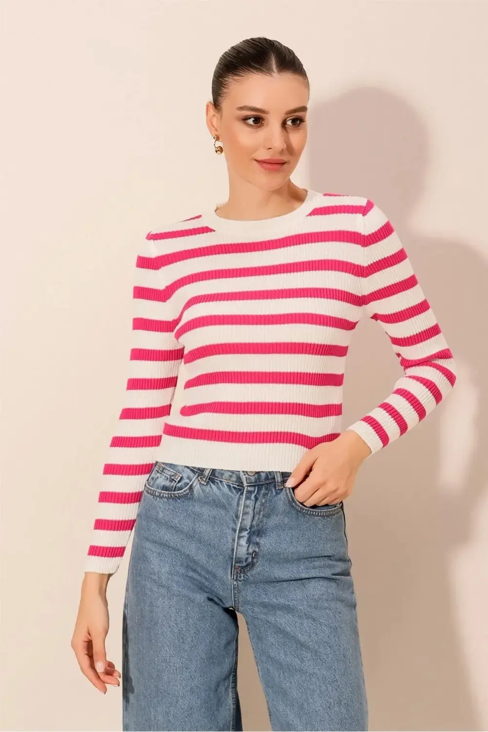 Women's Pink Striped Crew Neck Knitwear Sweater HZL24W-BD1101331