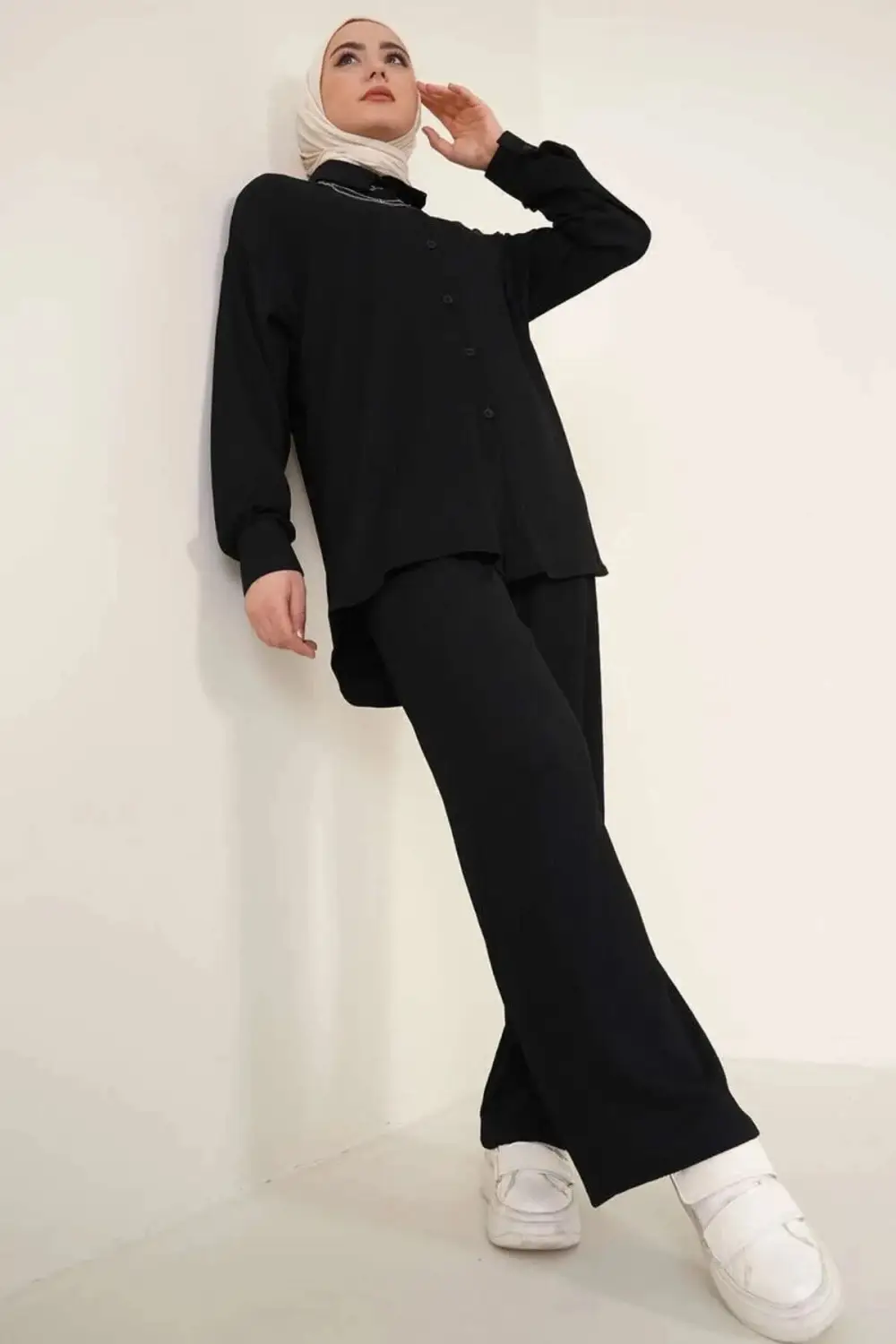 طقم نسائي أسود مزدوج الحجم بموضة الحجاب مصنوع من 97% بوليستر و3% أكريليك متوفر بمقاسات مختلفة