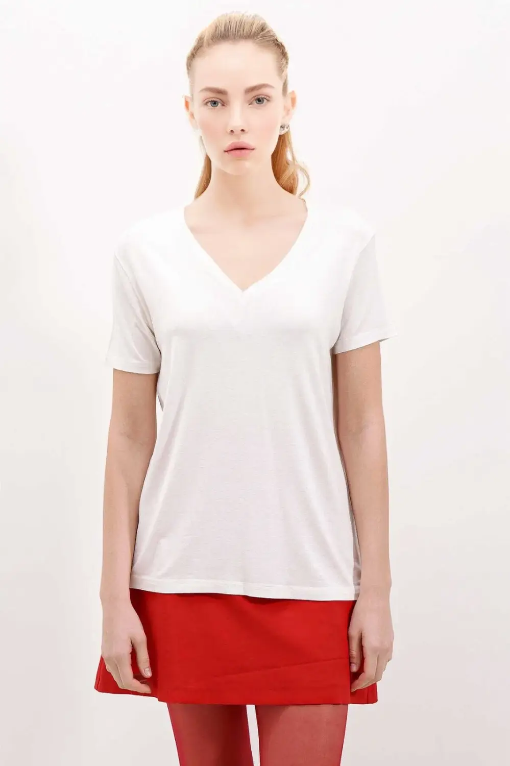 Women's Ecru V-Neck Light Oversize T-shirt HZL24S-BD143151
