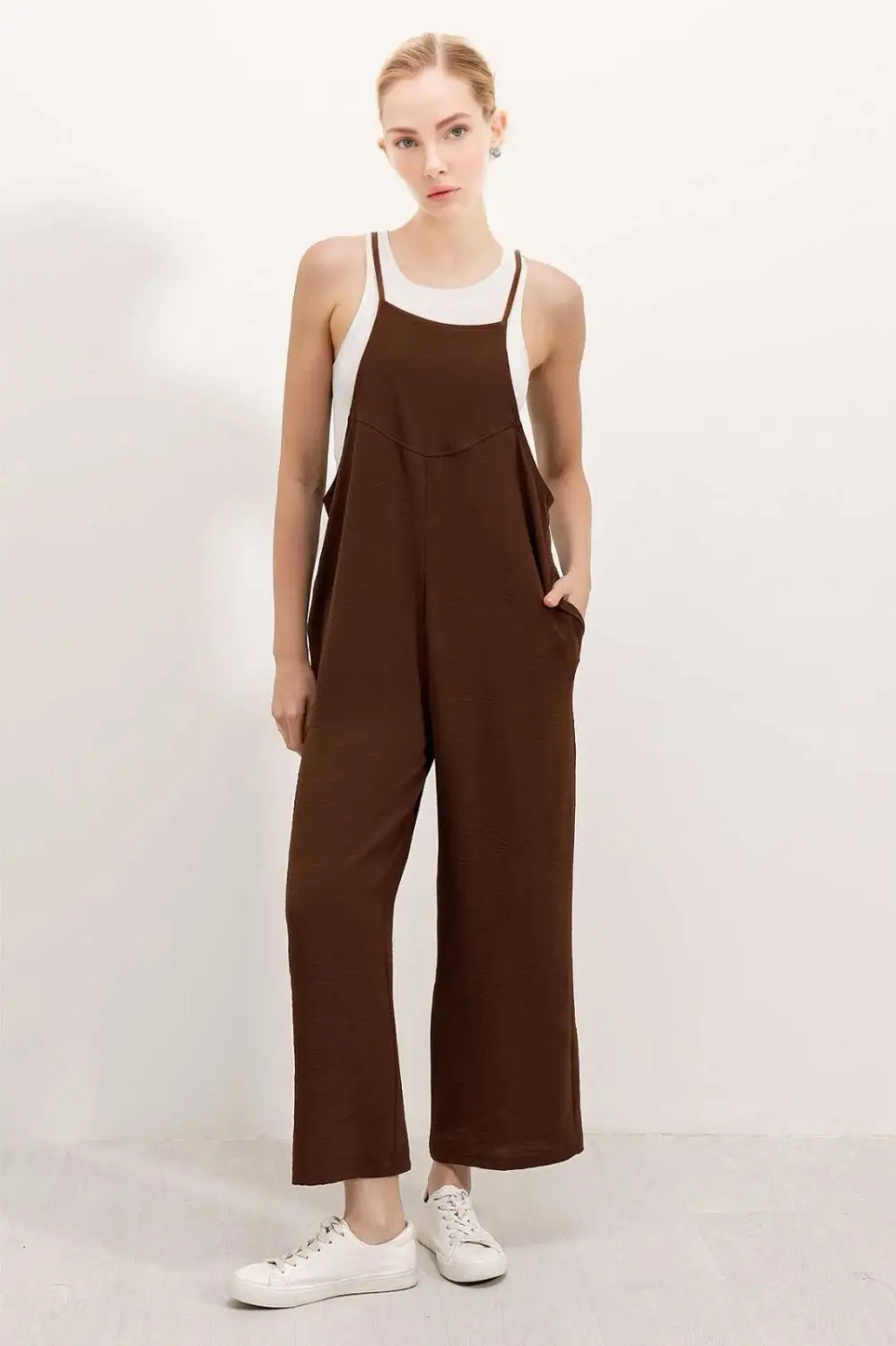 Kadın Çikolata Ayarlanabilir Askılı Cepli Bol Paça Bahçıvan Tulum HZL22S-BD170191