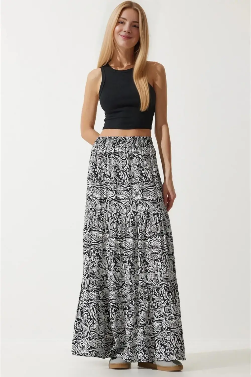 Kadın Beyaz Çiçek Desenli Beli Lastikli Volanlı Uzun Viskon Etek HZL24S-BD180071