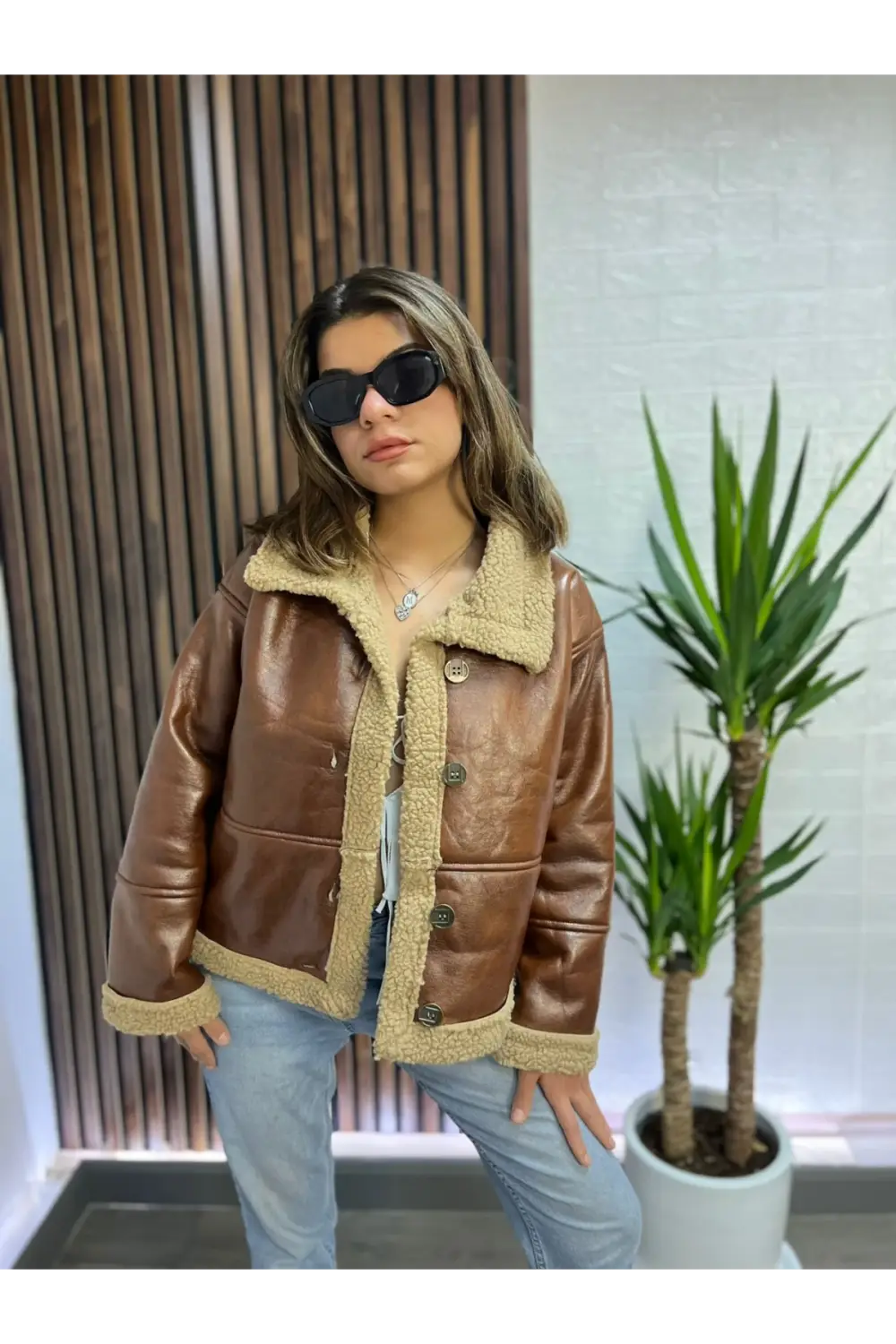 Kadın Kahverengi İçi Suni Kürklü Önden Düğmeli Suni Deri Mont HZL23W-BRC129311
