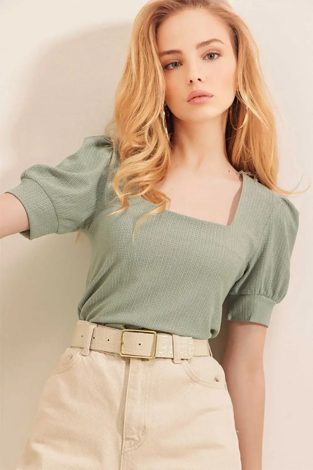 Блуза жінка з квадратним вирізом кольору шавлії, в'язана, 93% поліестер, 7% лайкра, розміри 34-46