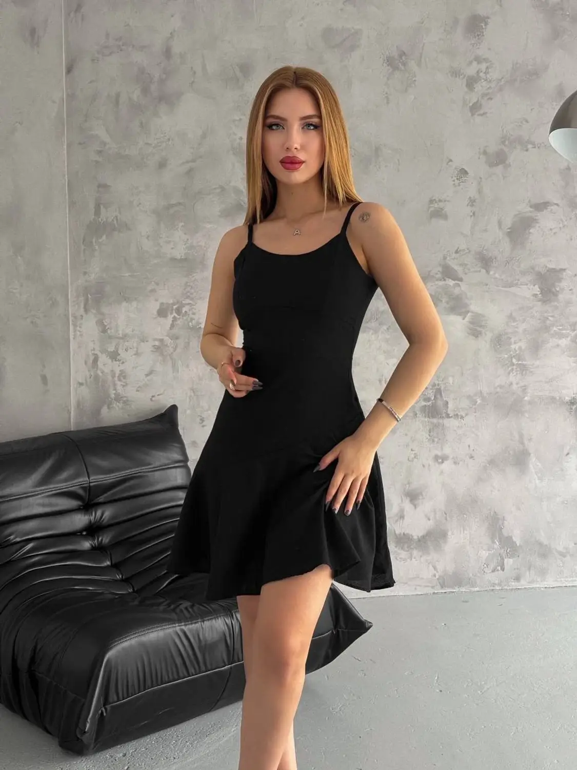 Kadın Siyah İnce Sabit  Askılı Eteği Fırfır Detaylı İthal Keten Mini Elbise HZL24S-FRY121851