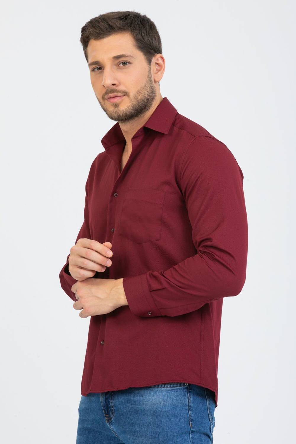 قميص Varetta الرجالي كلاريت أحمر قصير منقوش بياقة مقطوعة وأزرار