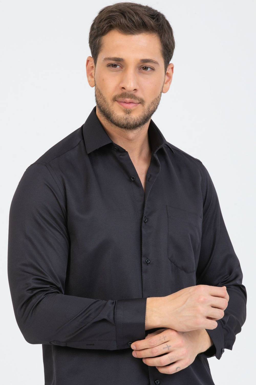 Varetta Men's Black Mini Patterned Sleeve Classic Cut Collar Buttoned Shirt