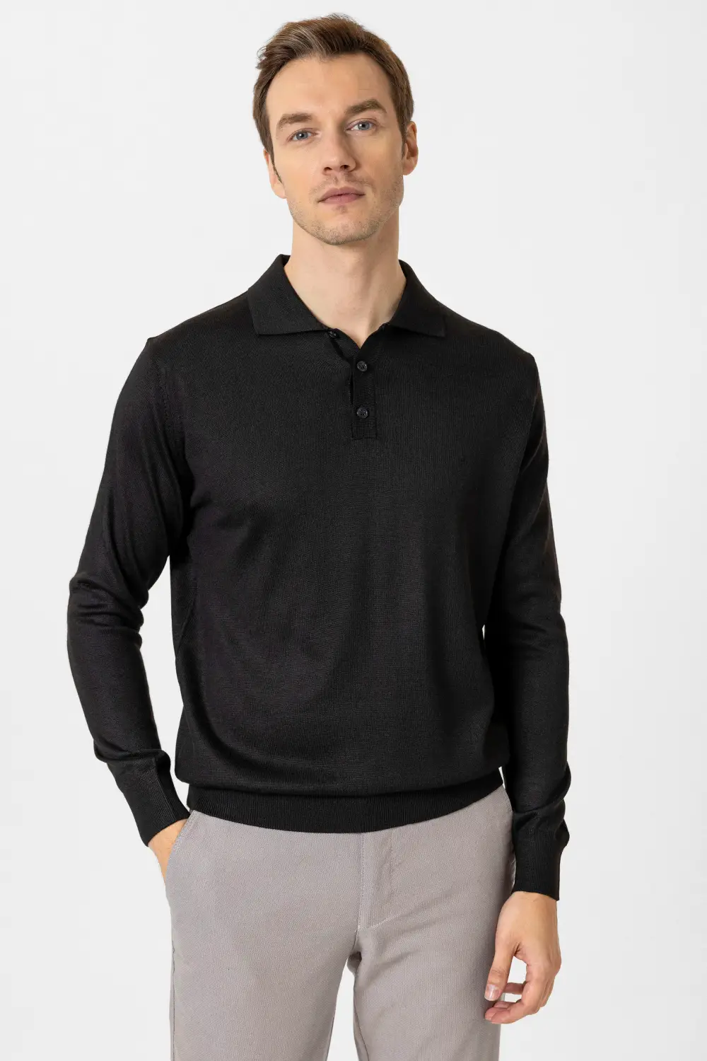 Класичний регулюючий пуловер з поло-воротом, 90% акрил, 10% вовна, колір екрю, доступні розміри L, M, XL