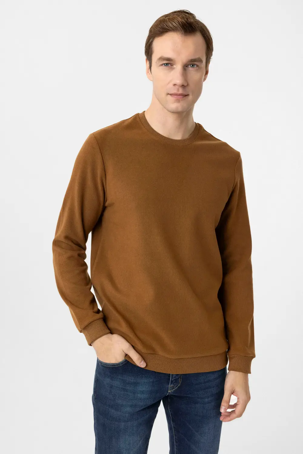 O Yaka Regular Kalıp Düz Triko