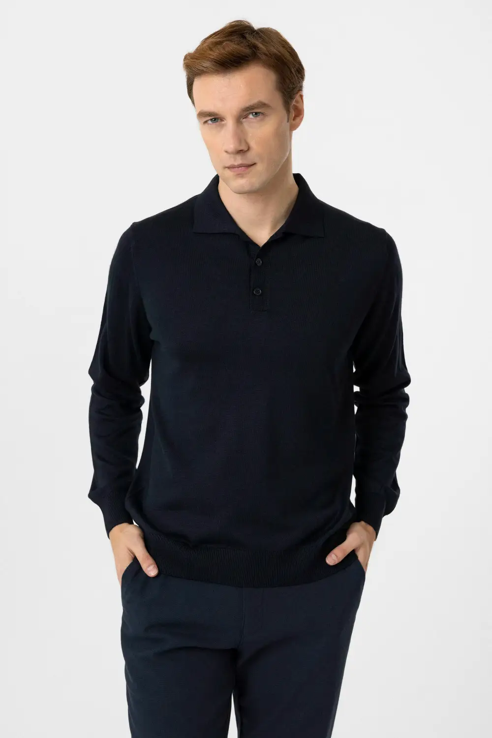 بولر ياقا سترة قطنية بوزن عادي، مصنوعة من %90 أكريليك و%10 صوف، متوفرة بألوان البيج ومقاسات مختلفة