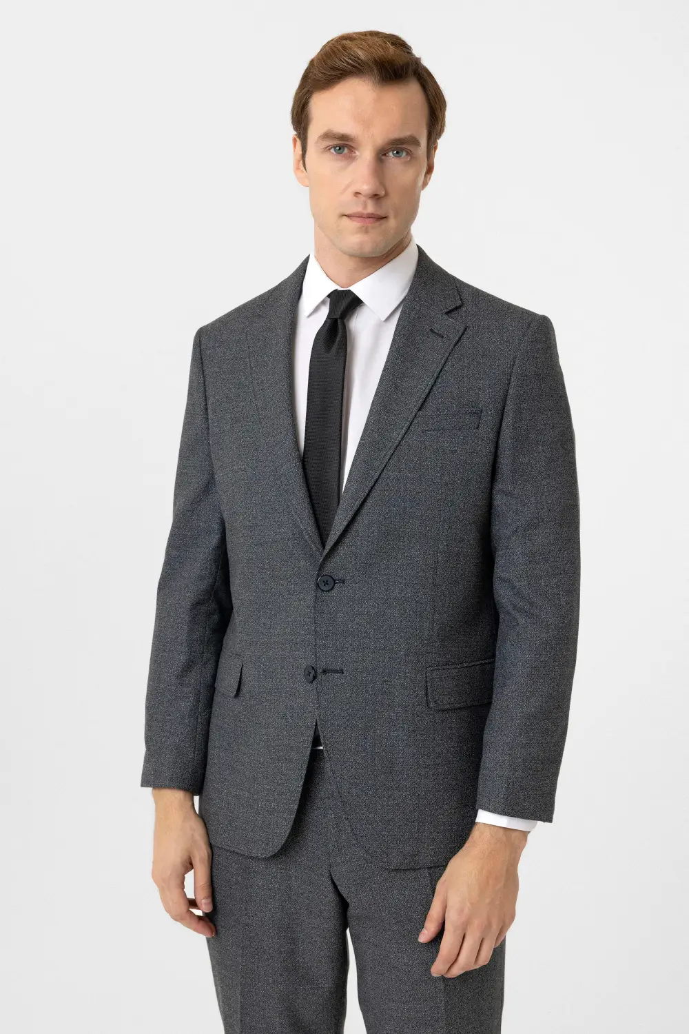 بدلة أنيقة بتصميم عادي بأزرار مزدوجة، مريحة ومصنوعة من قماش بولي-فيسكون، متوفرة بأحجام متعددة ولون أزرق برلماني