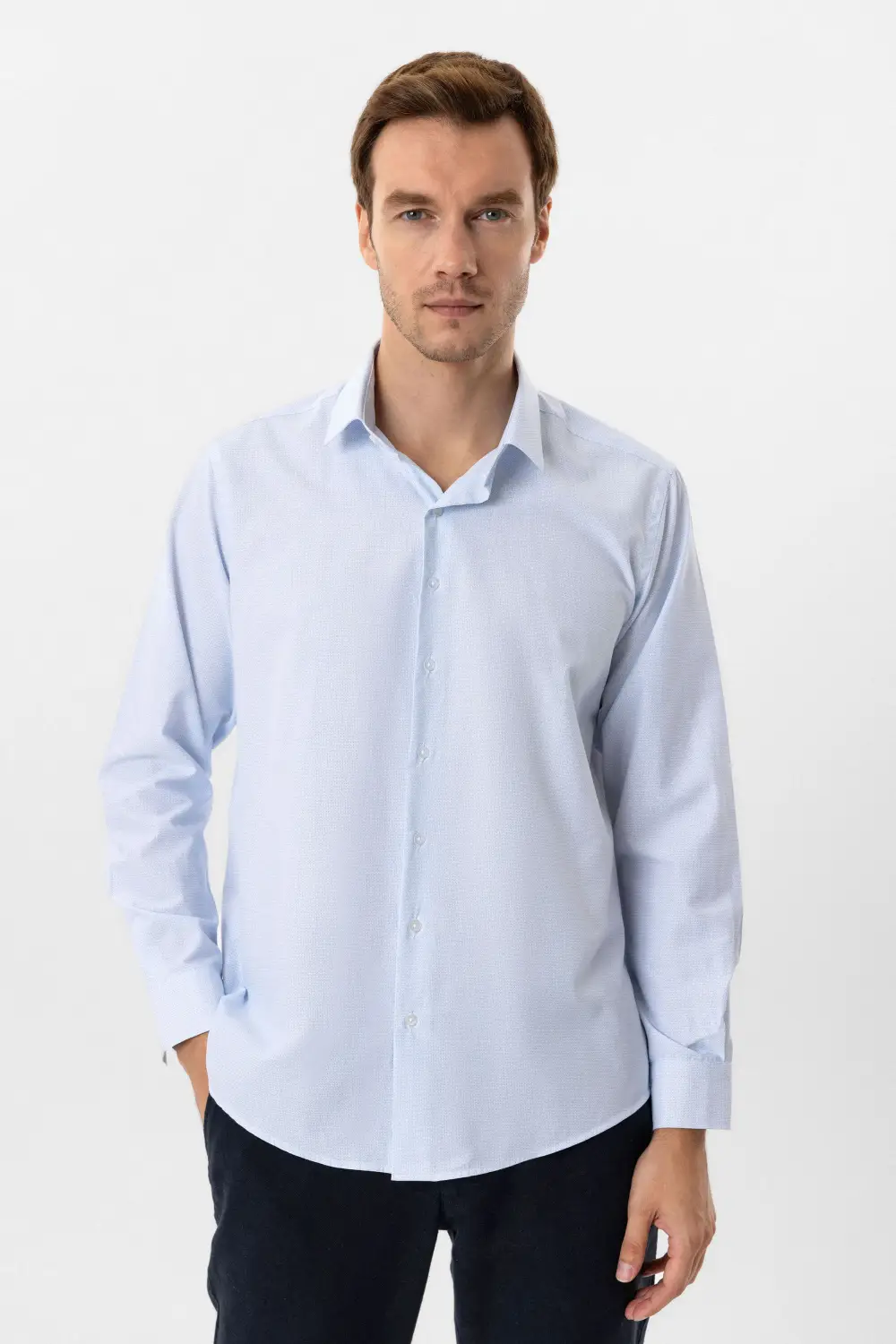 قمصان كاجوال بزخرفة عصرية بأكمام مربعة بملمس قطن وبوليستر متوفرة بأحجام مختلفة ولون أزرق فاتح